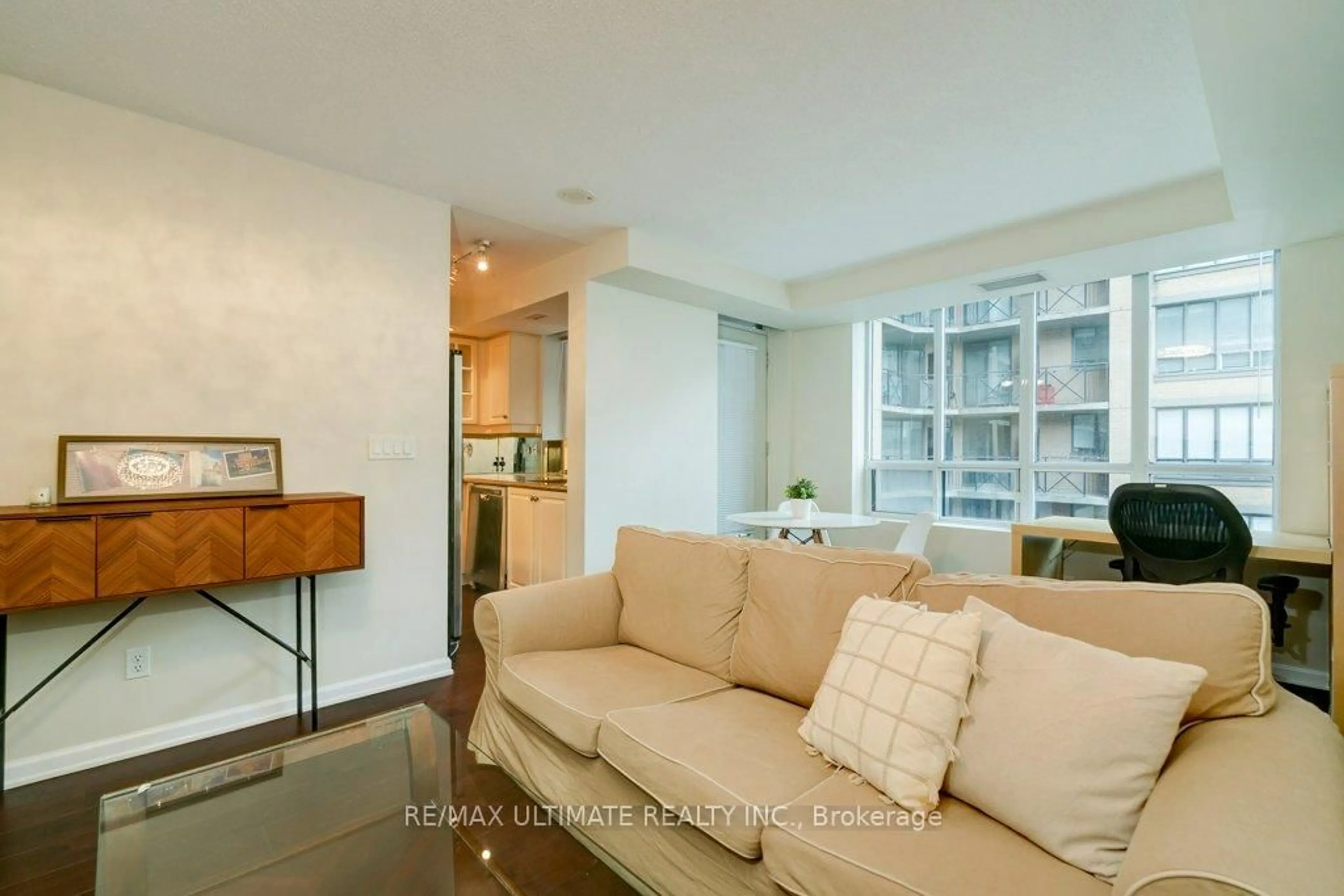 Living room with furniture, unknown for 140 Simcoe St #1004, Toronto Ontario M5H 4E9