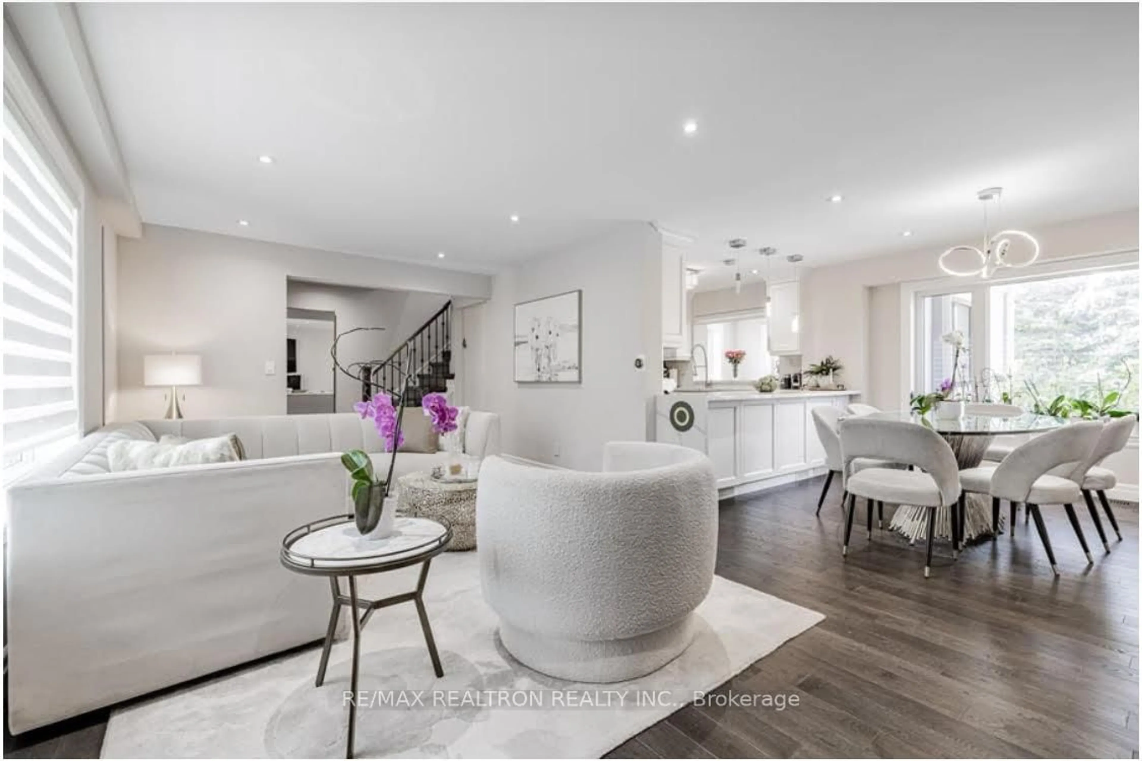 Living room with furniture, unknown for 8 Glenelia Ave, Toronto Ontario M2M 2K7