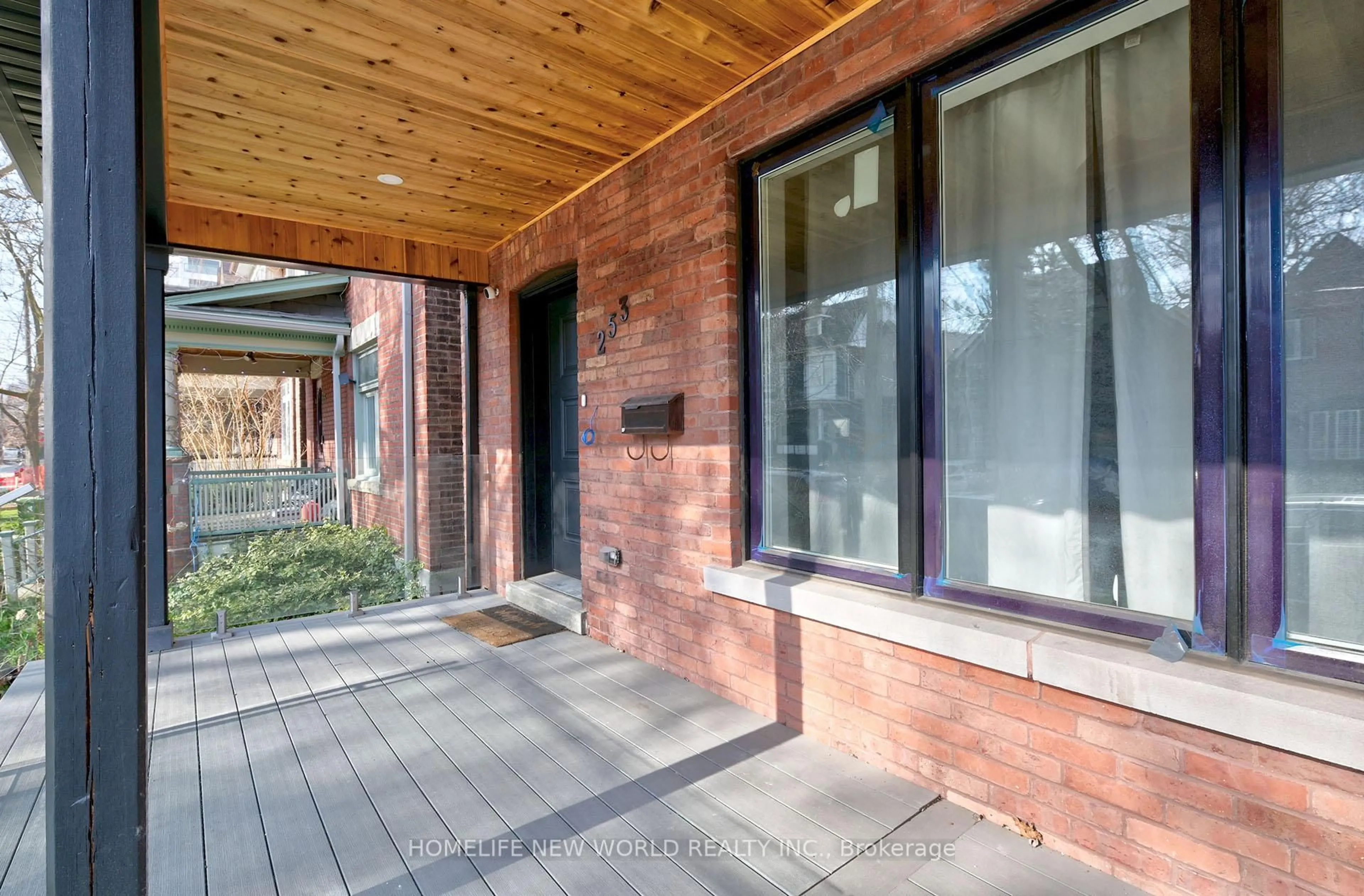 Unknown for 253 Albany Ave, Toronto Ontario M5R 3C7
