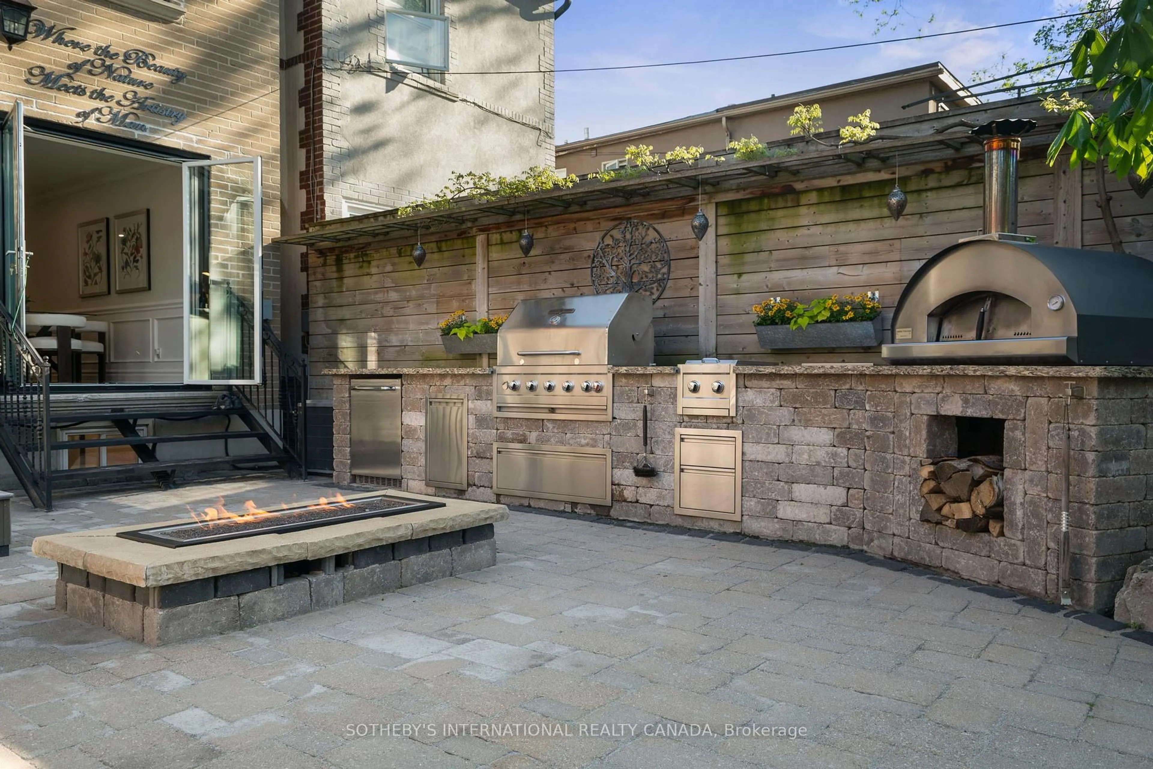 Patio, street for 420 Hillsdale Ave, Toronto Ontario M4T 1E8