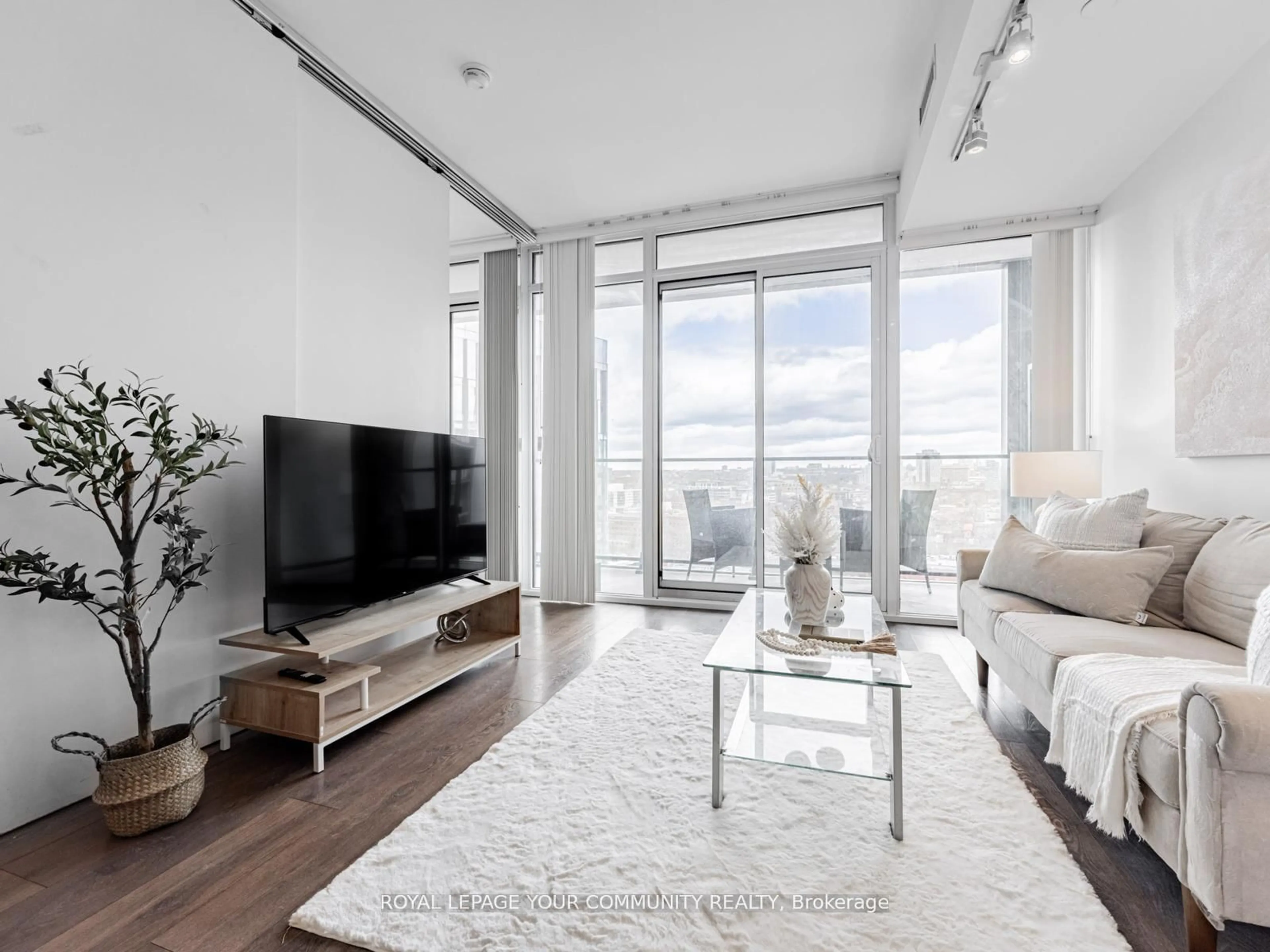 Living room with furniture, unknown for 125 Peter St #1604, Toronto Ontario M5V 0M2