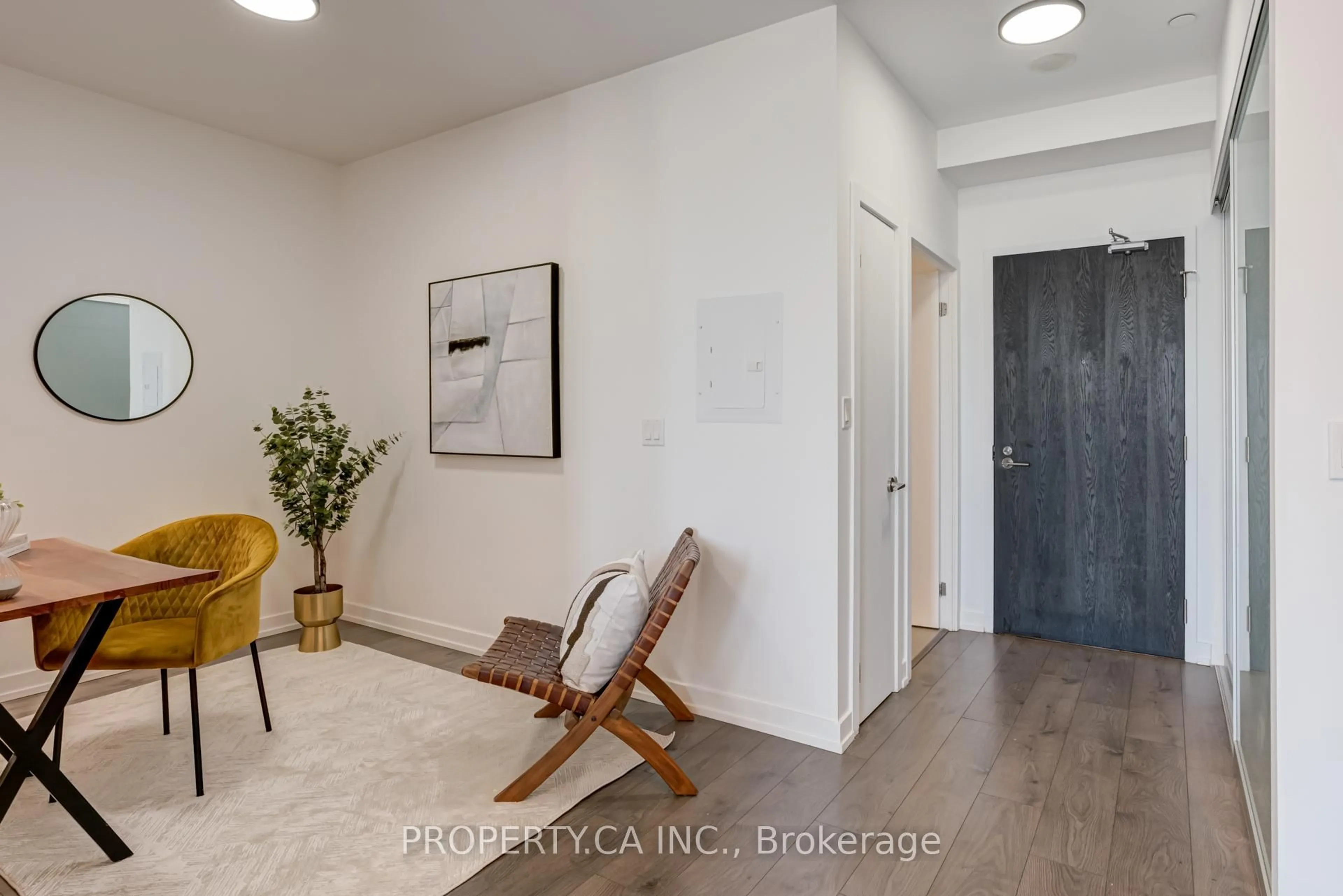 Indoor entryway for 297 College St #715, Toronto Ontario M5T 0C2