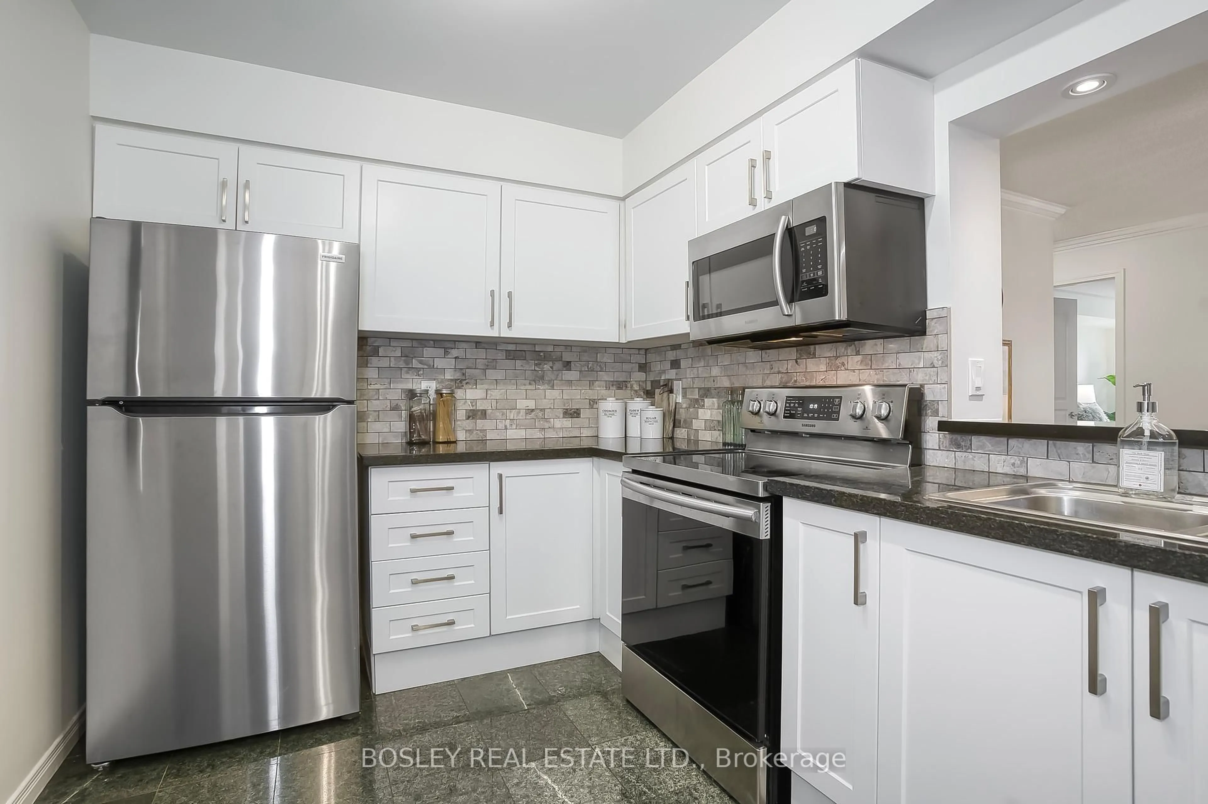 Standard kitchen, unknown for 51 Harrison Garden Blvd #203, Toronto Ontario M2N 7G4
