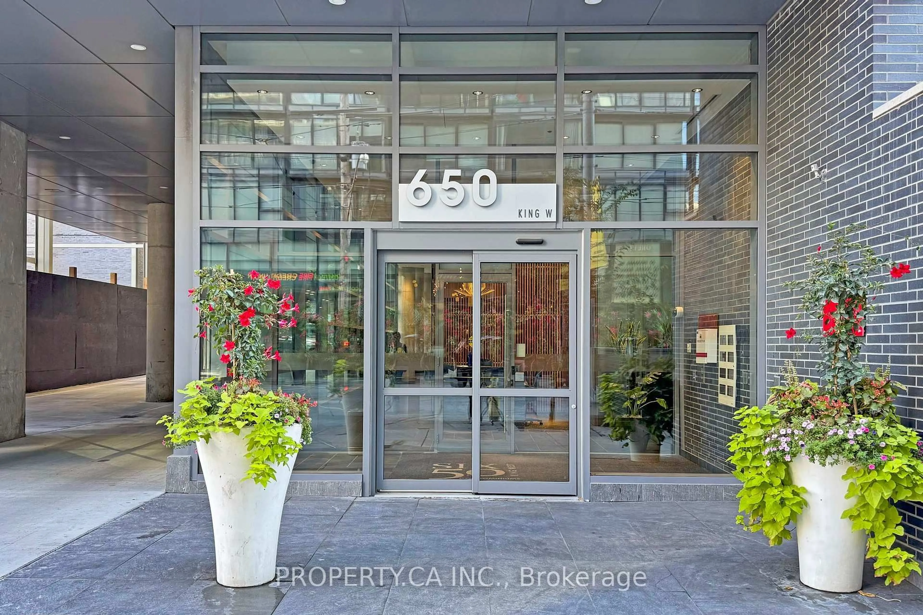 Unknown for 650 King St #413, Toronto Ontario M5V 0H6