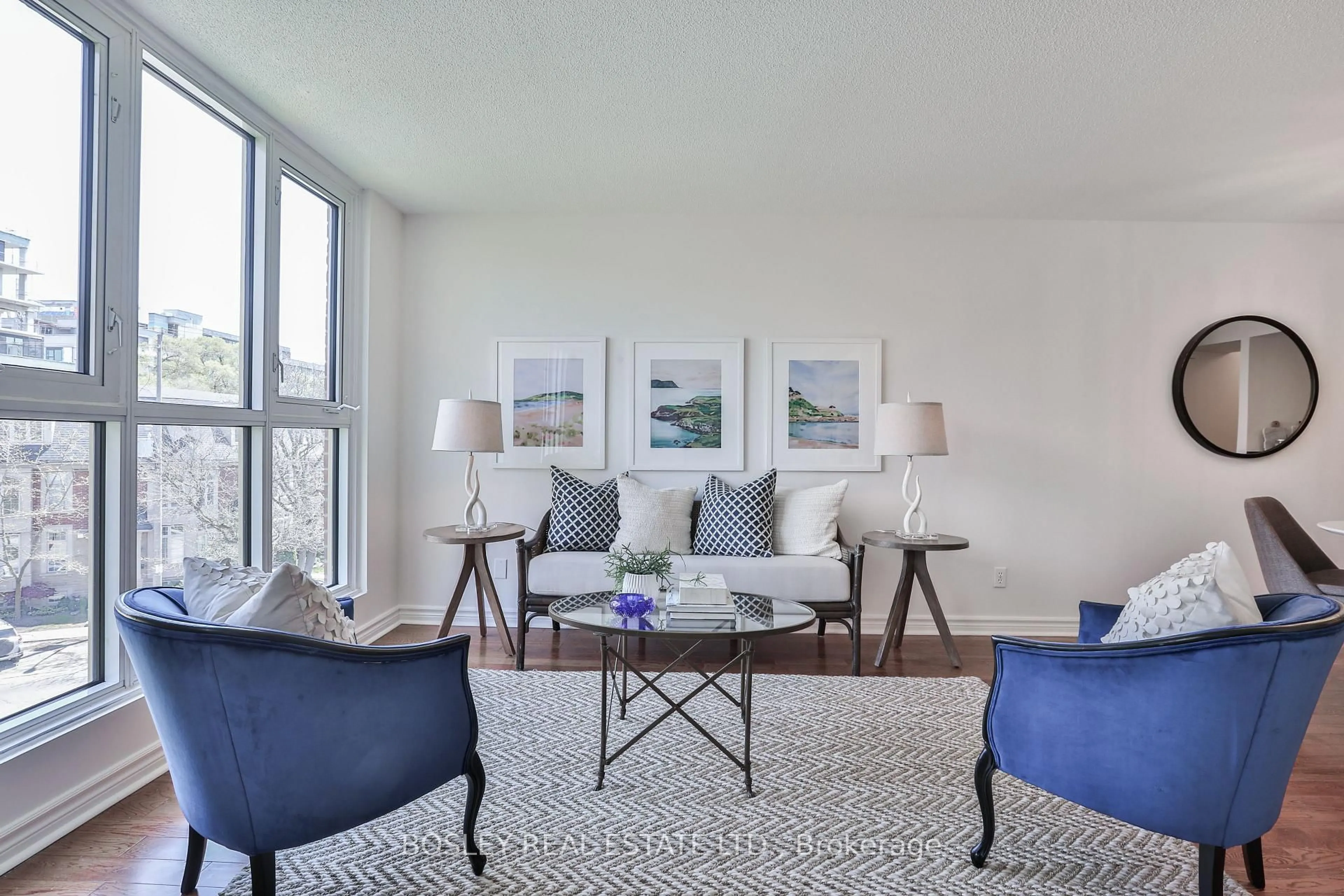 Living room with furniture, unknown for 356 McRae Dr #402, Toronto Ontario M4G 4G4