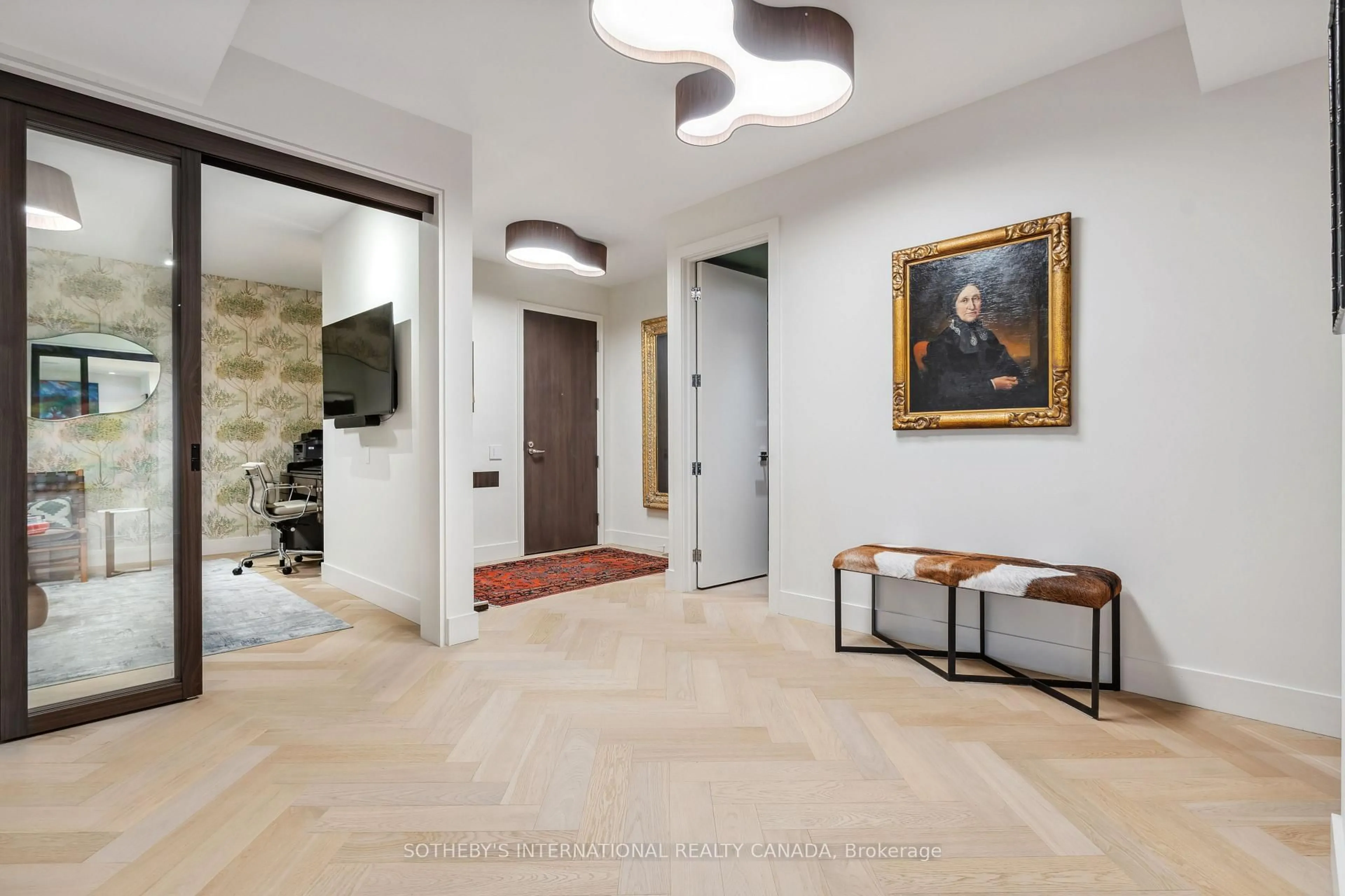 Indoor entryway for 10 Bellair St #705, Toronto Ontario M5R 3T8