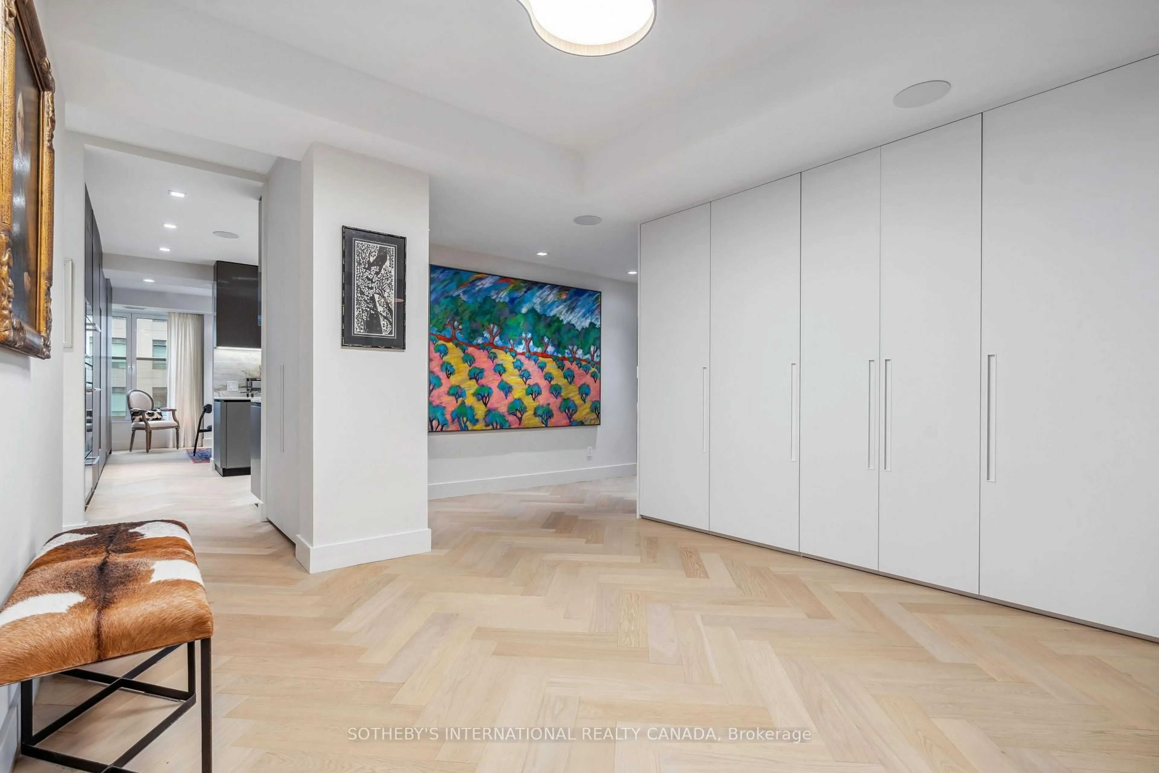 Indoor foyer for 10 Bellair St #705, Toronto Ontario M5R 3T8