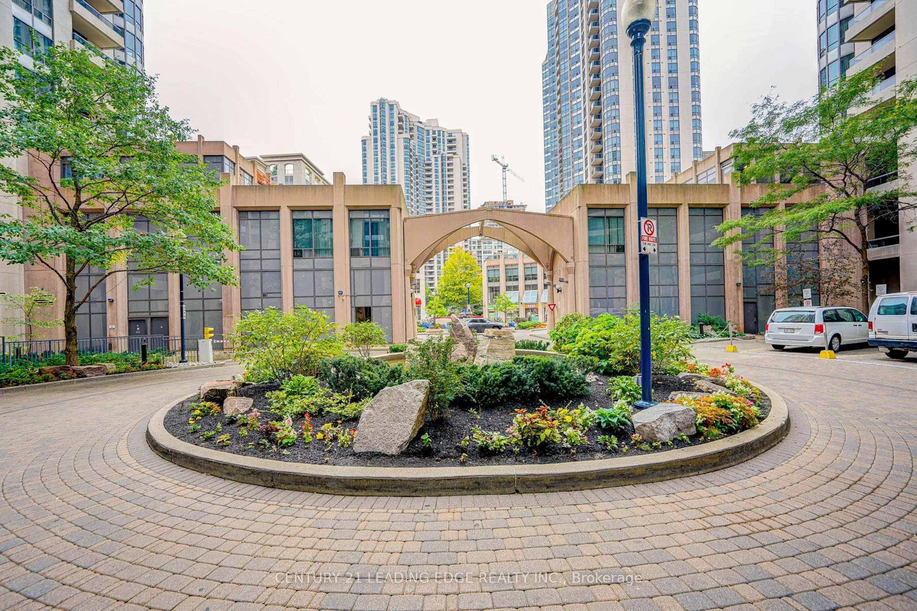Patio, street for 15 Northtown Way #624, Toronto Ontario M2N 7A2