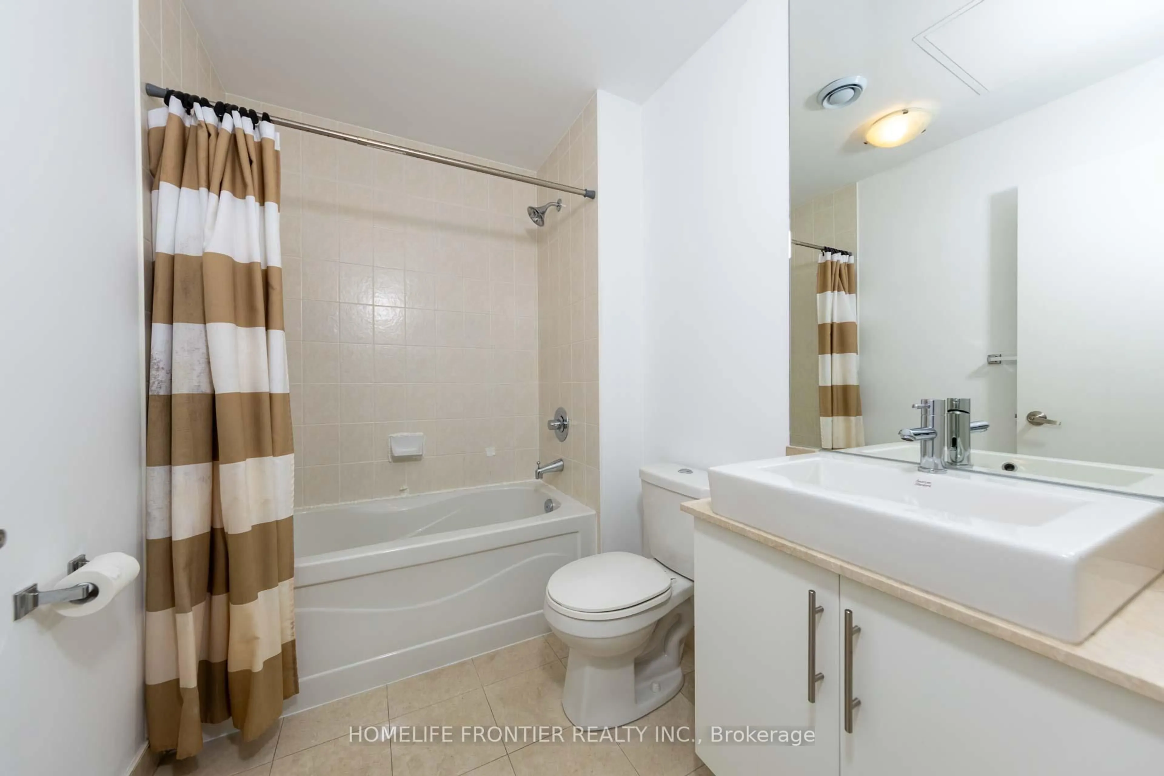 Standard bathroom, ceramic/tile floor for 65 Bremner Blvd #2111, Toronto Ontario M5J 0A7