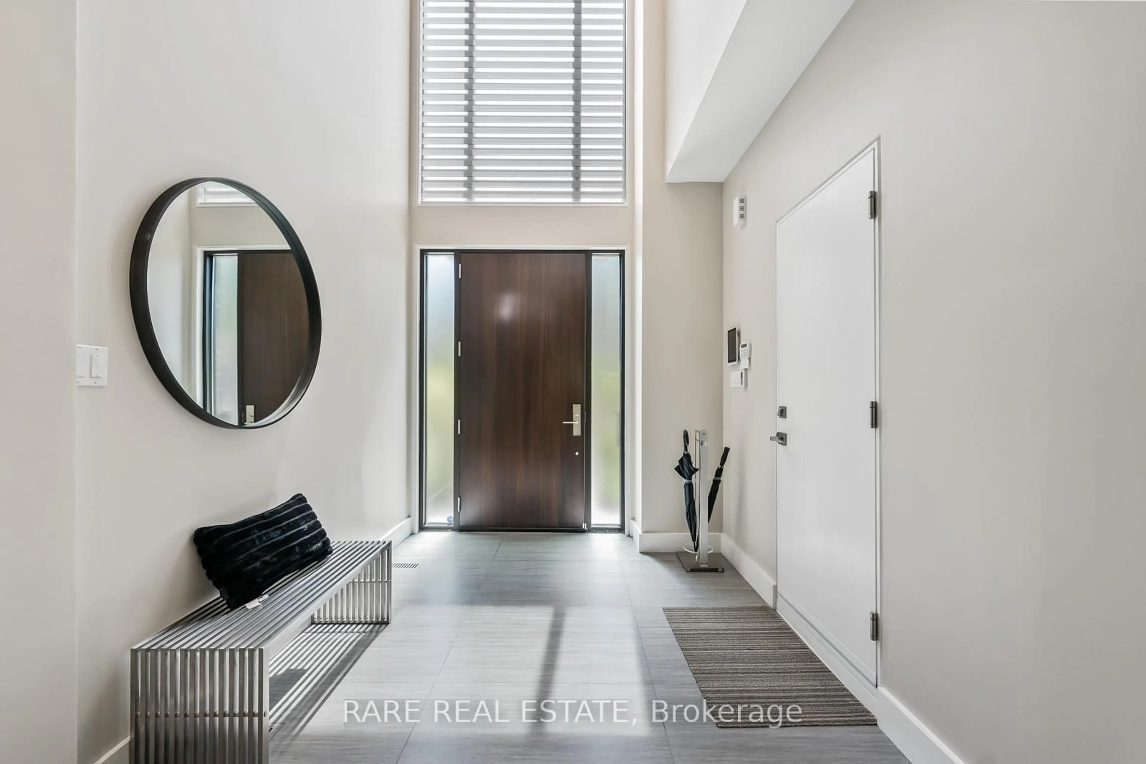 Indoor entryway for 370 Keewatin Ave, Toronto Ontario M4P 2A5