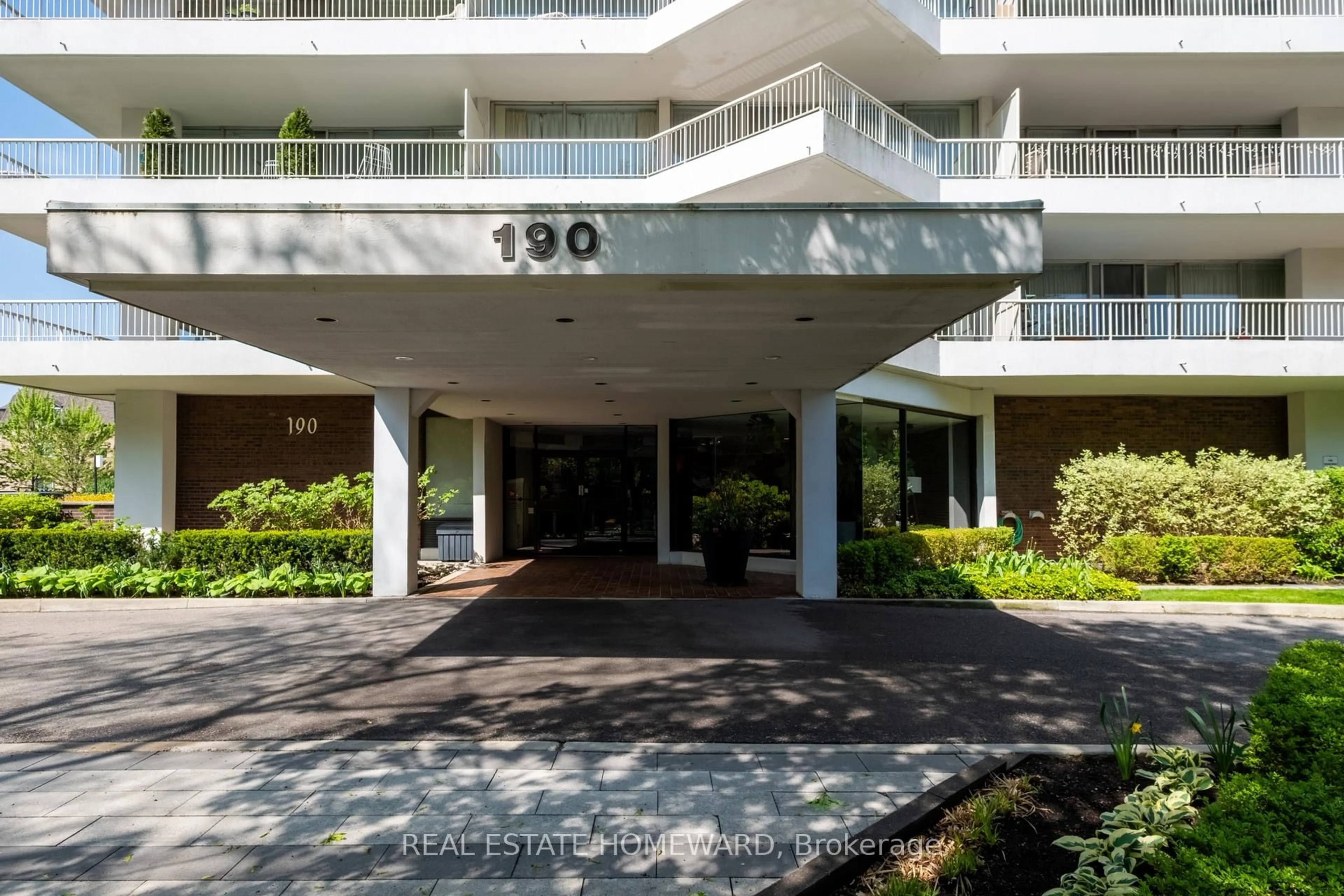 Indoor foyer for 190 St. George St #1106, Toronto Ontario M5R 2N4
