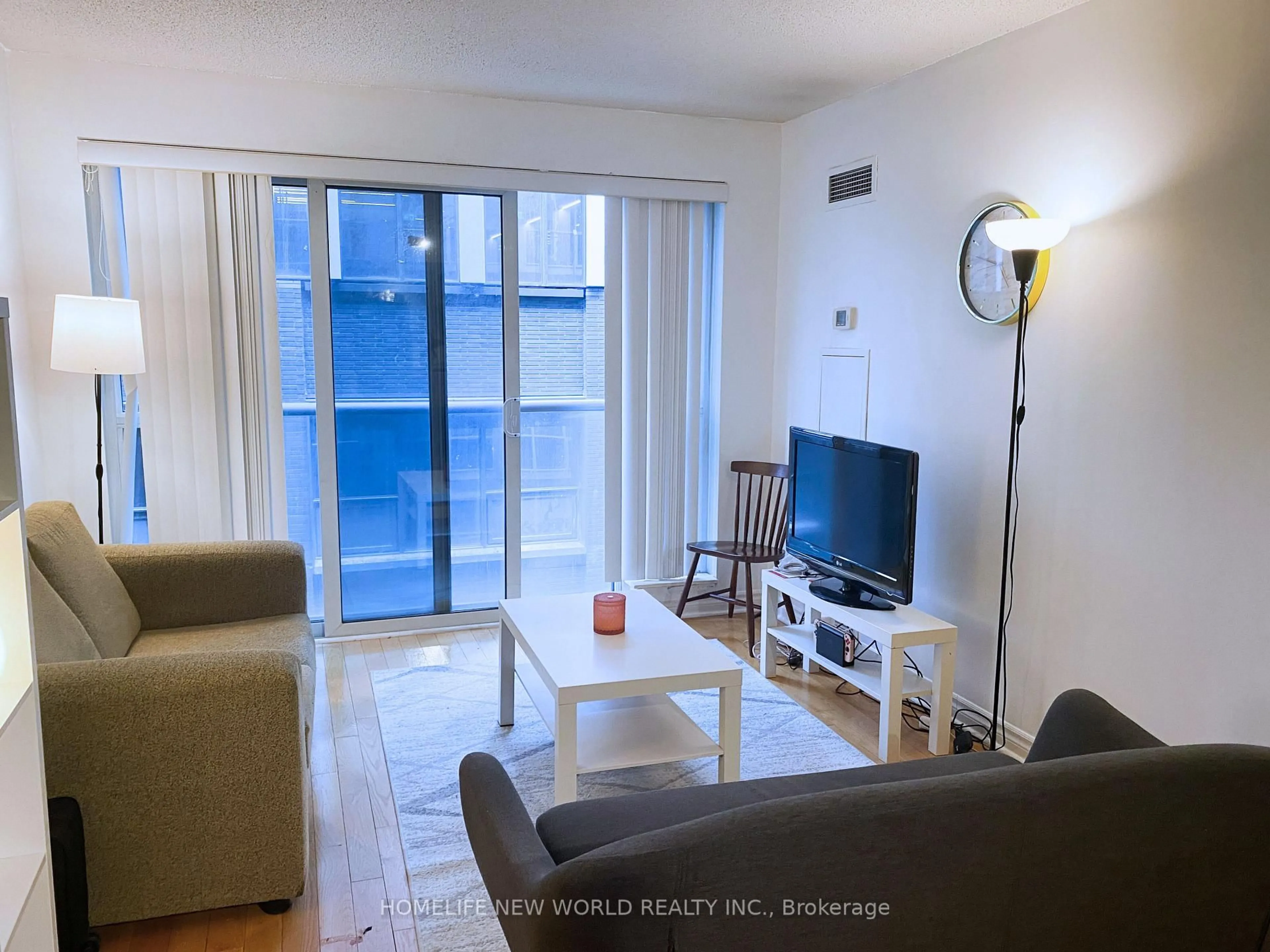 Living room with furniture, unknown for 270 Wellington St #725, Toronto Ontario M5V 3P5