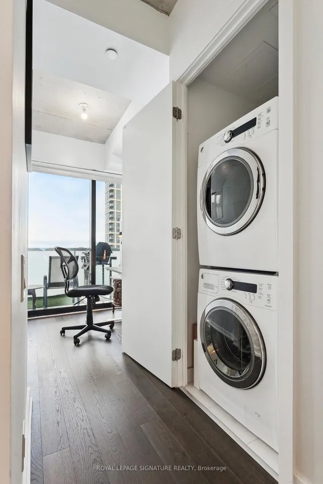 Additional property image - 11 Charlotte St Unit 2803