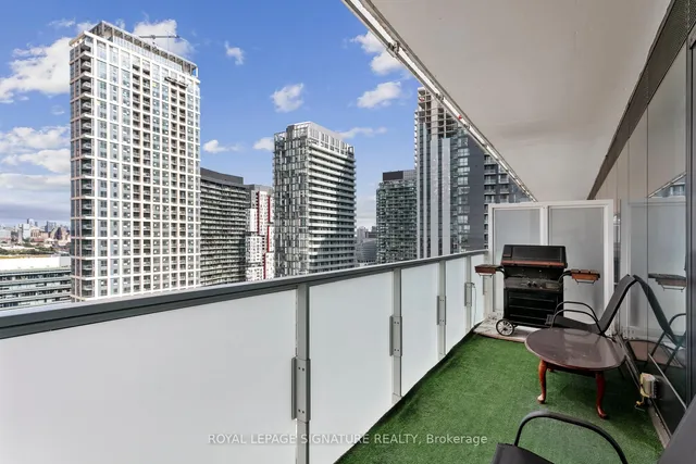 Additional property image - 11 Charlotte St Unit 2803