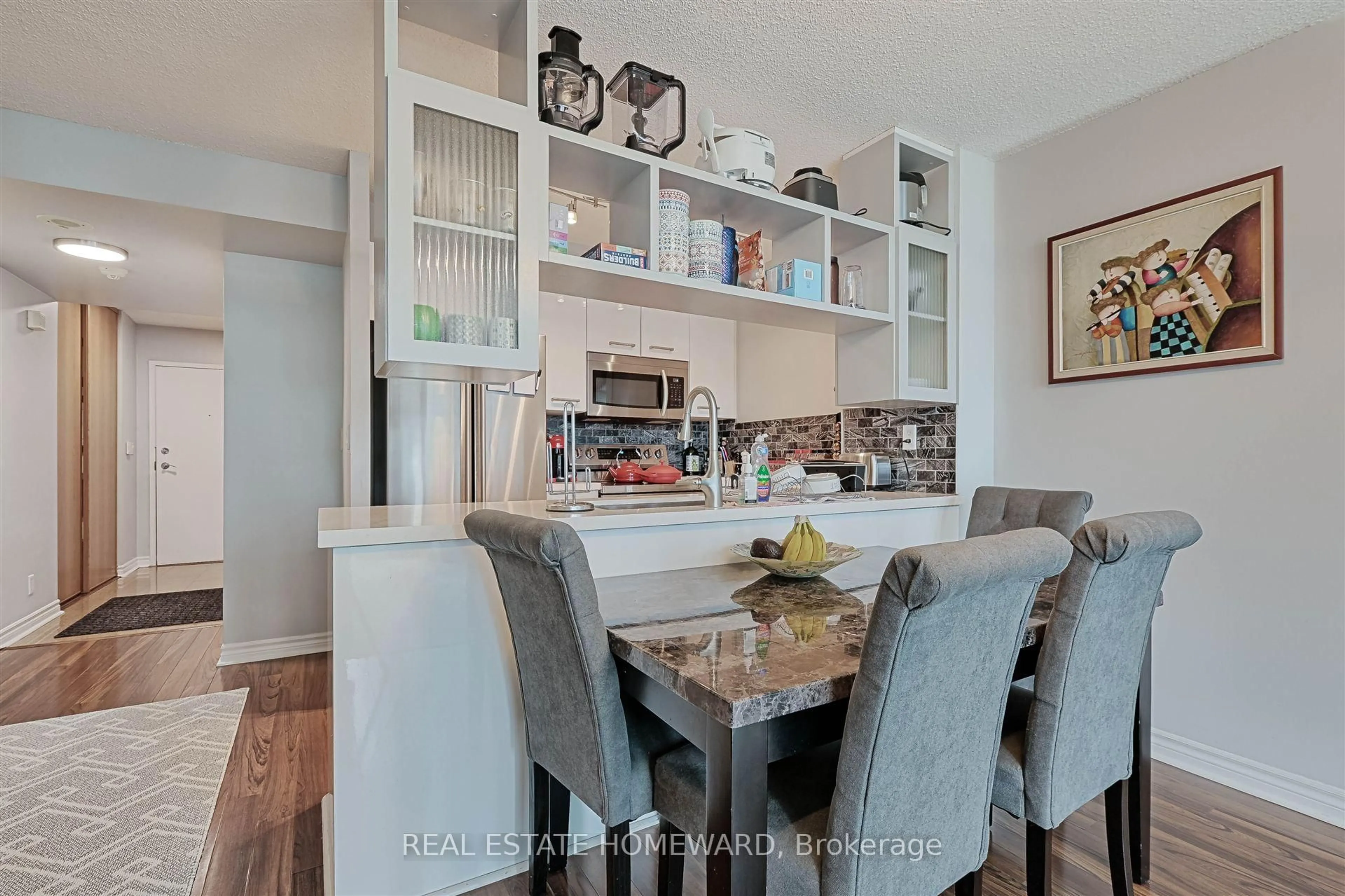 Open concept kitchen, wood/laminate floor for 397 Front St #1211, Toronto Ontario M5V 3S1