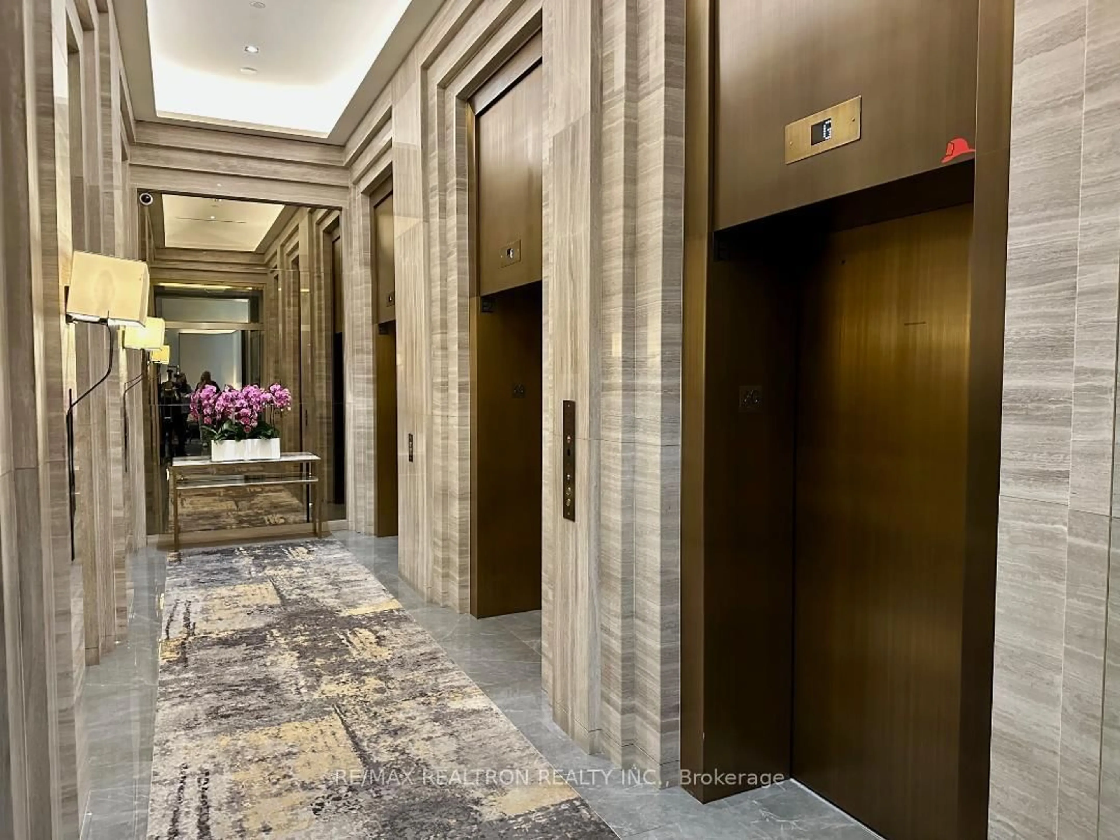 Indoor foyer for 88 Cumberland St #1801, Toronto Ontario M5R 1A3
