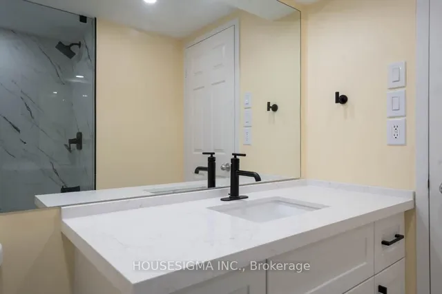 Additional property image - 77 Harbour Sq Unit 2003