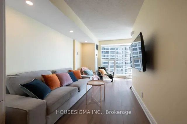 Additional property image - 77 Harbour Sq Unit 2003