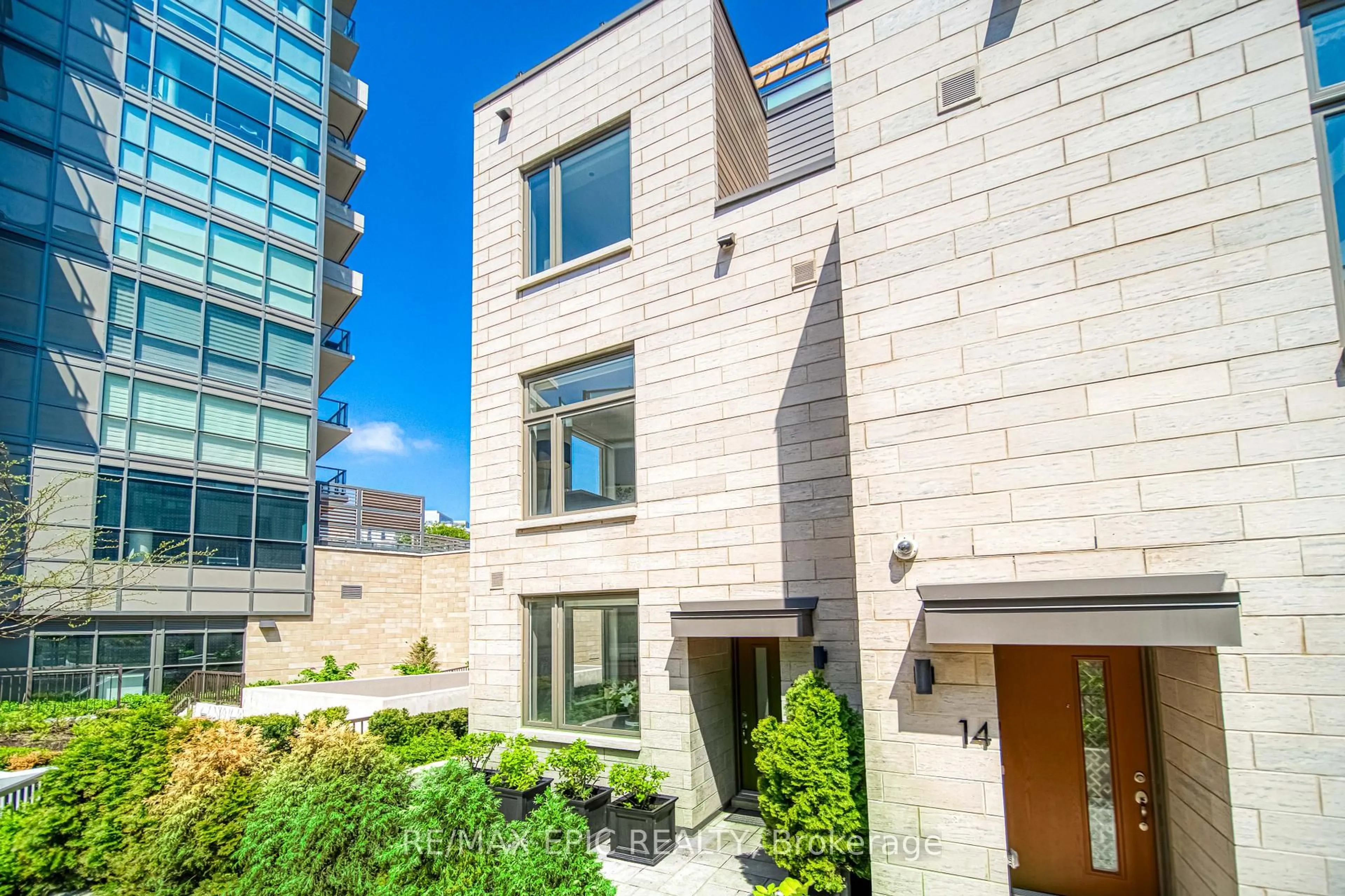 Home with brick exterior material, street for 165 Pears Ave #TH16, Toronto Ontario M5R 0C1