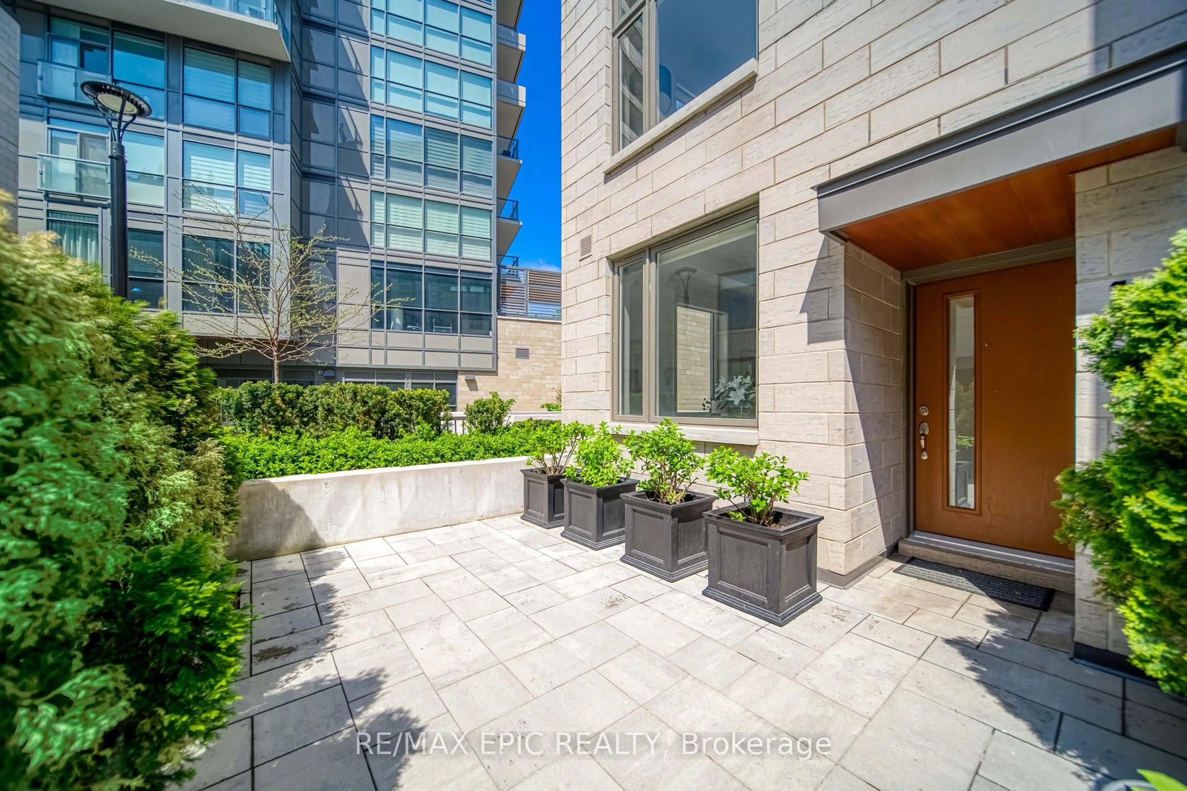 Patio, unknown for 165 Pears Ave #TH16, Toronto Ontario M5R 0C1