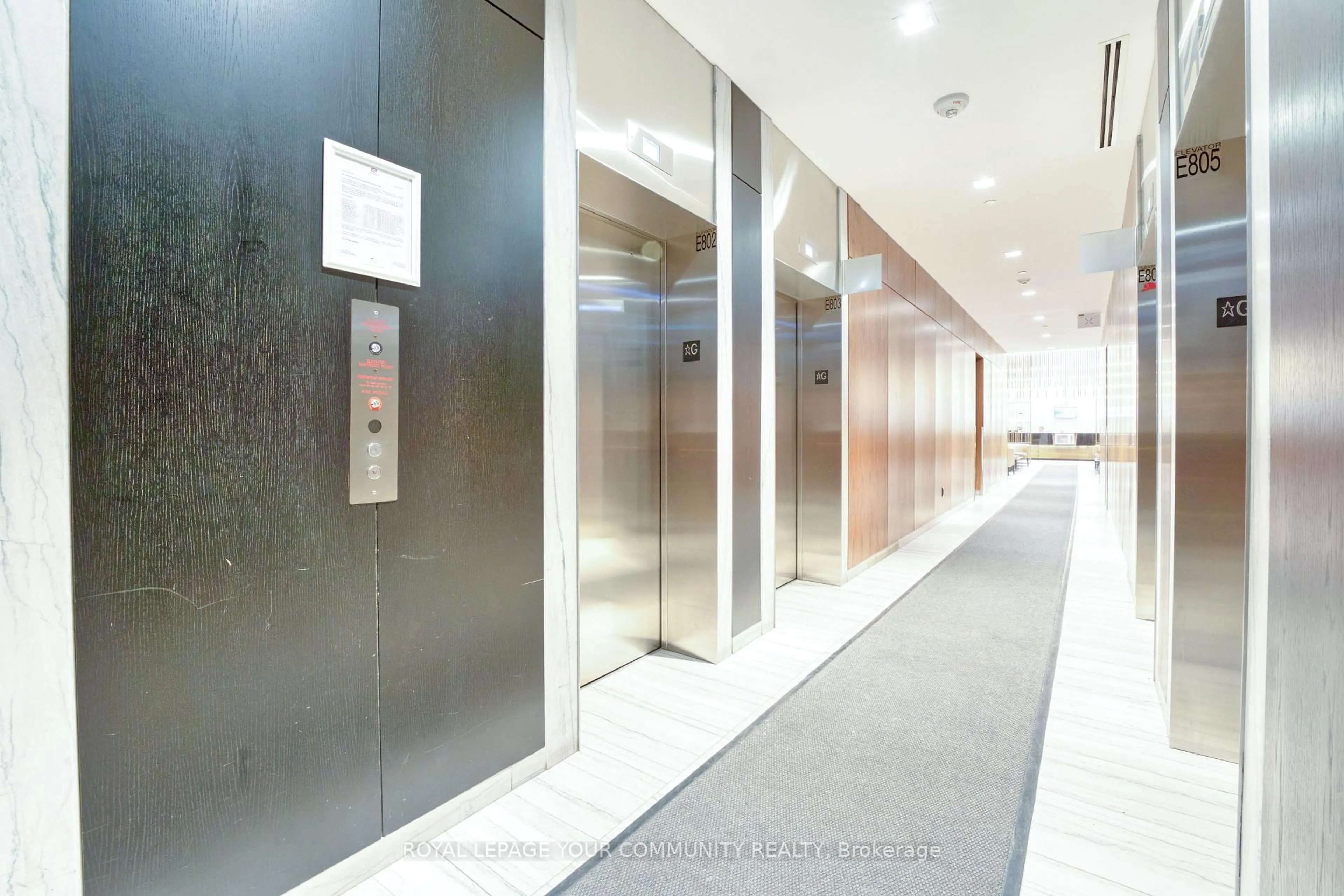 Indoor foyer for 8 Eglinton Ave #1808, Toronto Ontario M4P 1A6