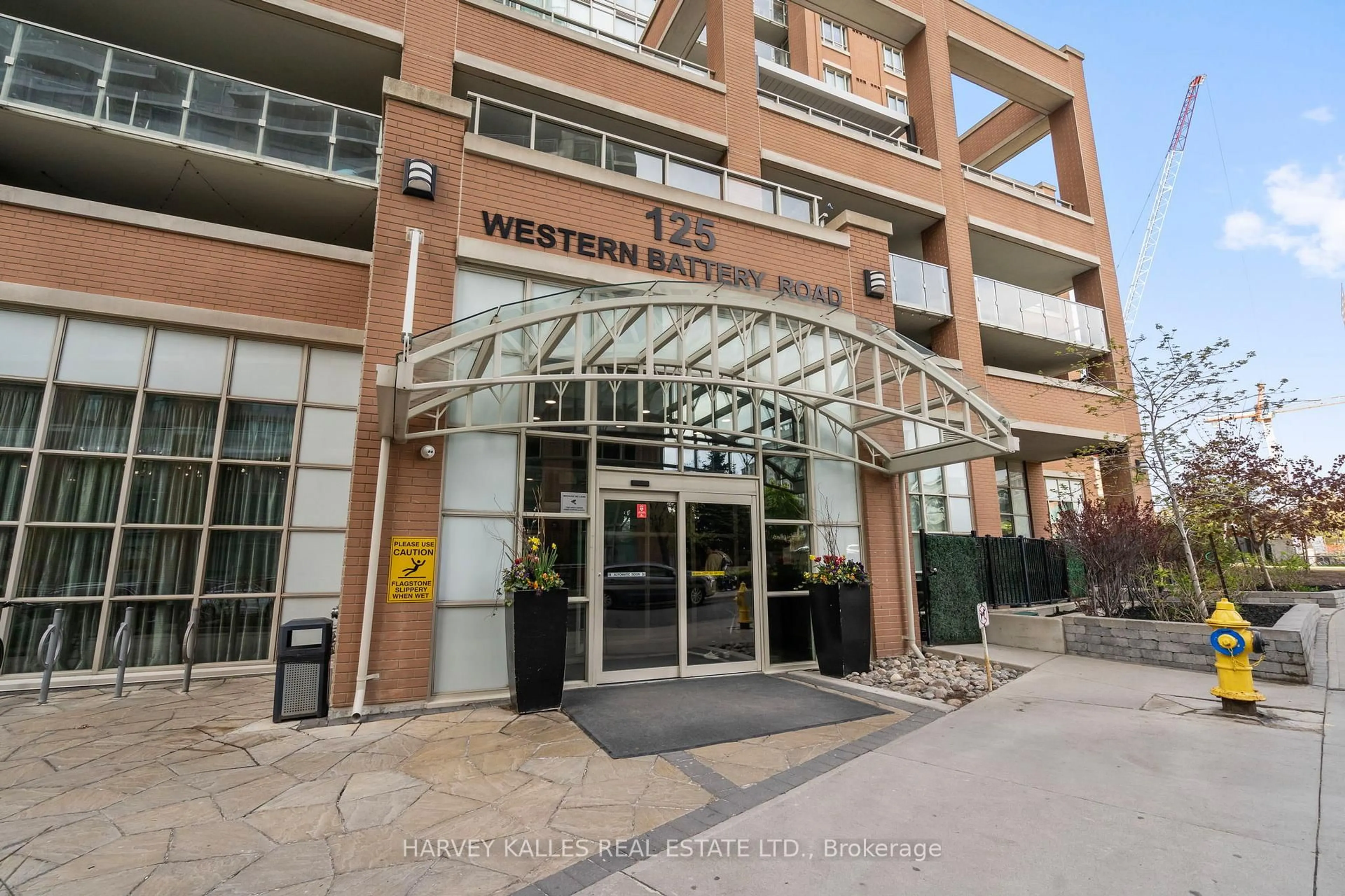 Unknown for 125 Western Battery Rd #1316, Toronto Ontario M6K 3R8