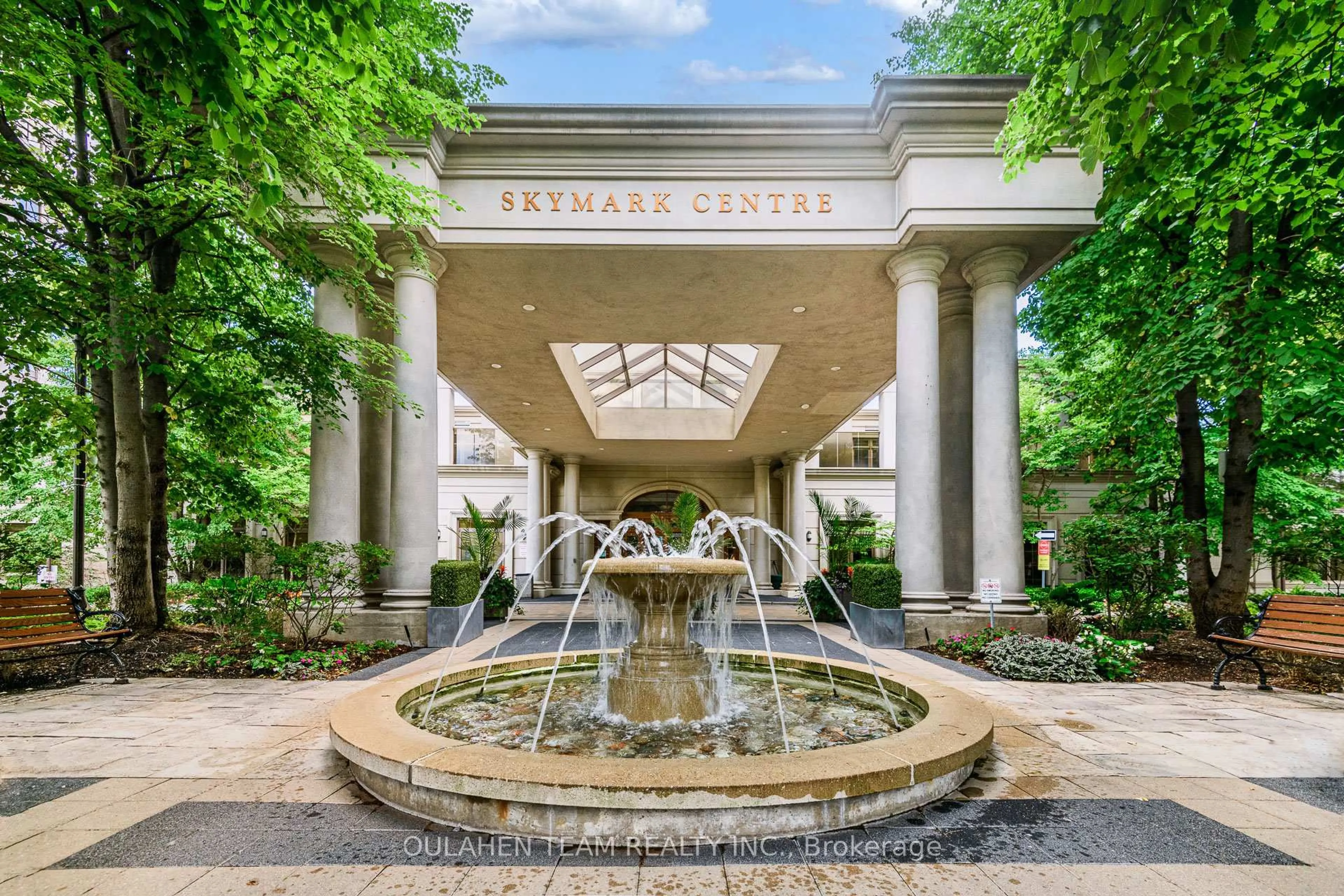 Indoor foyer for 80 Harrison Garden Blvd #1526, Toronto Ontario M2N 7E3