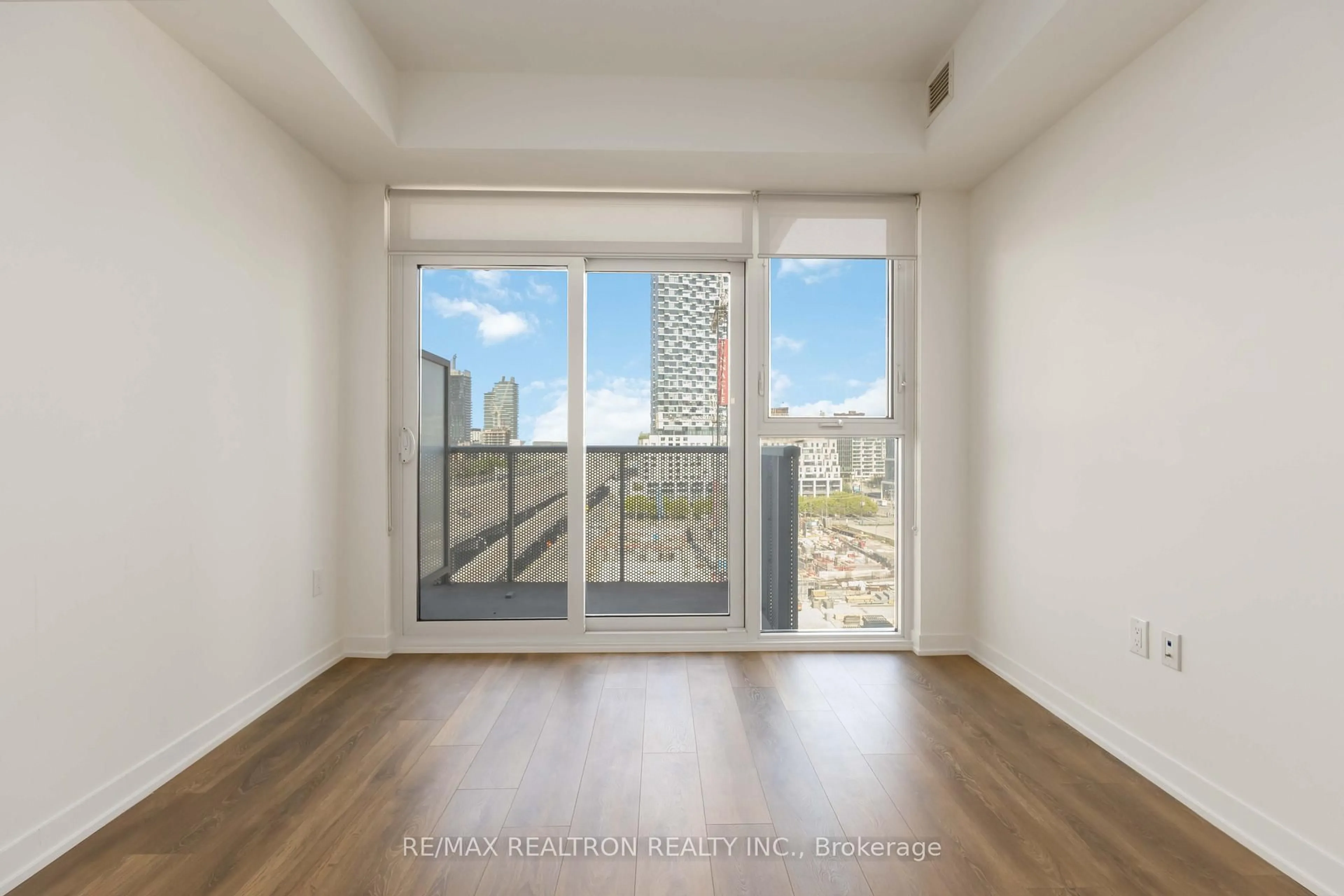 A pic of a room for 20 Richardson St #720, Toronto Ontario M5B 0A5