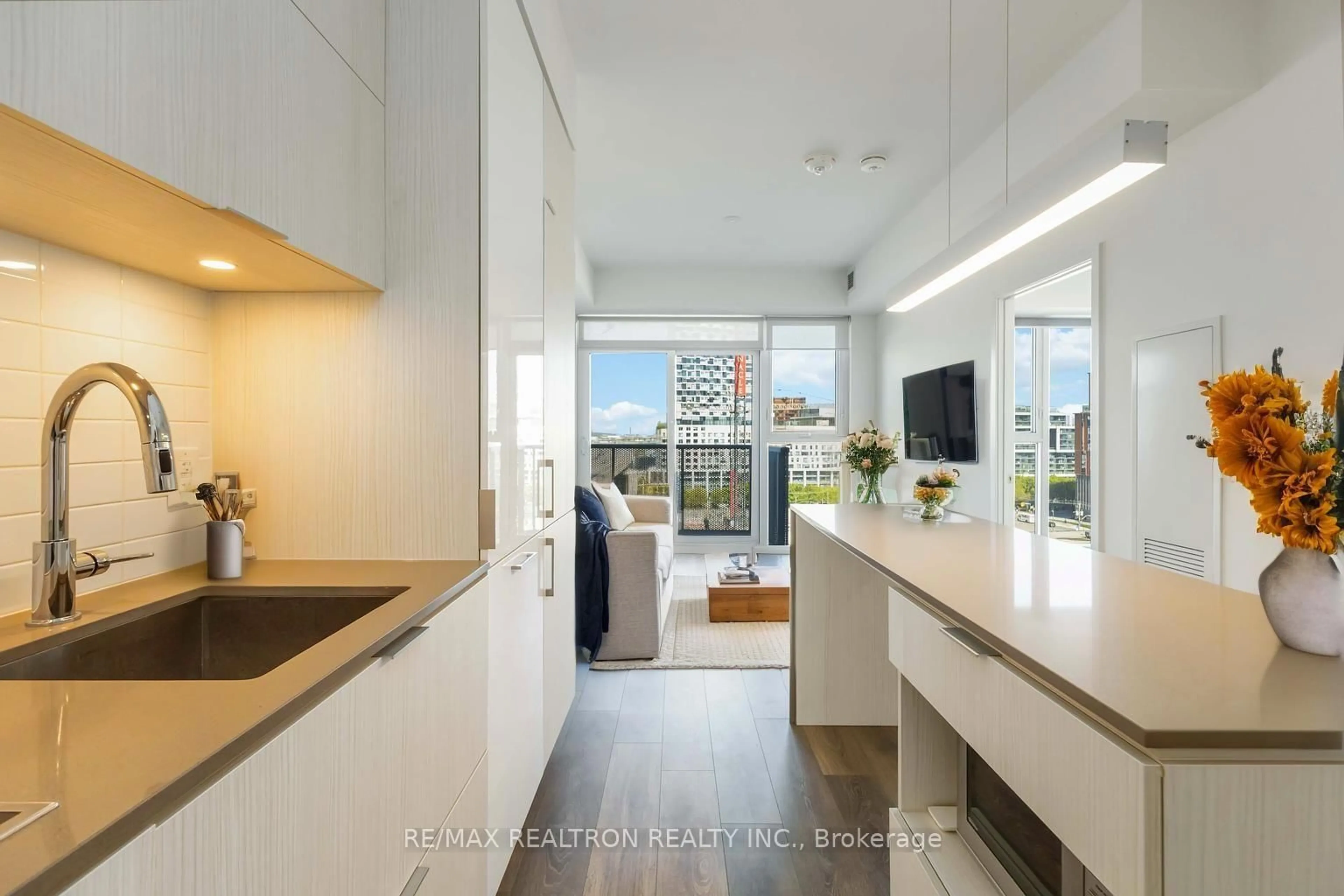 Open concept kitchen, unknown for 20 Richardson St #720, Toronto Ontario M5B 0A5