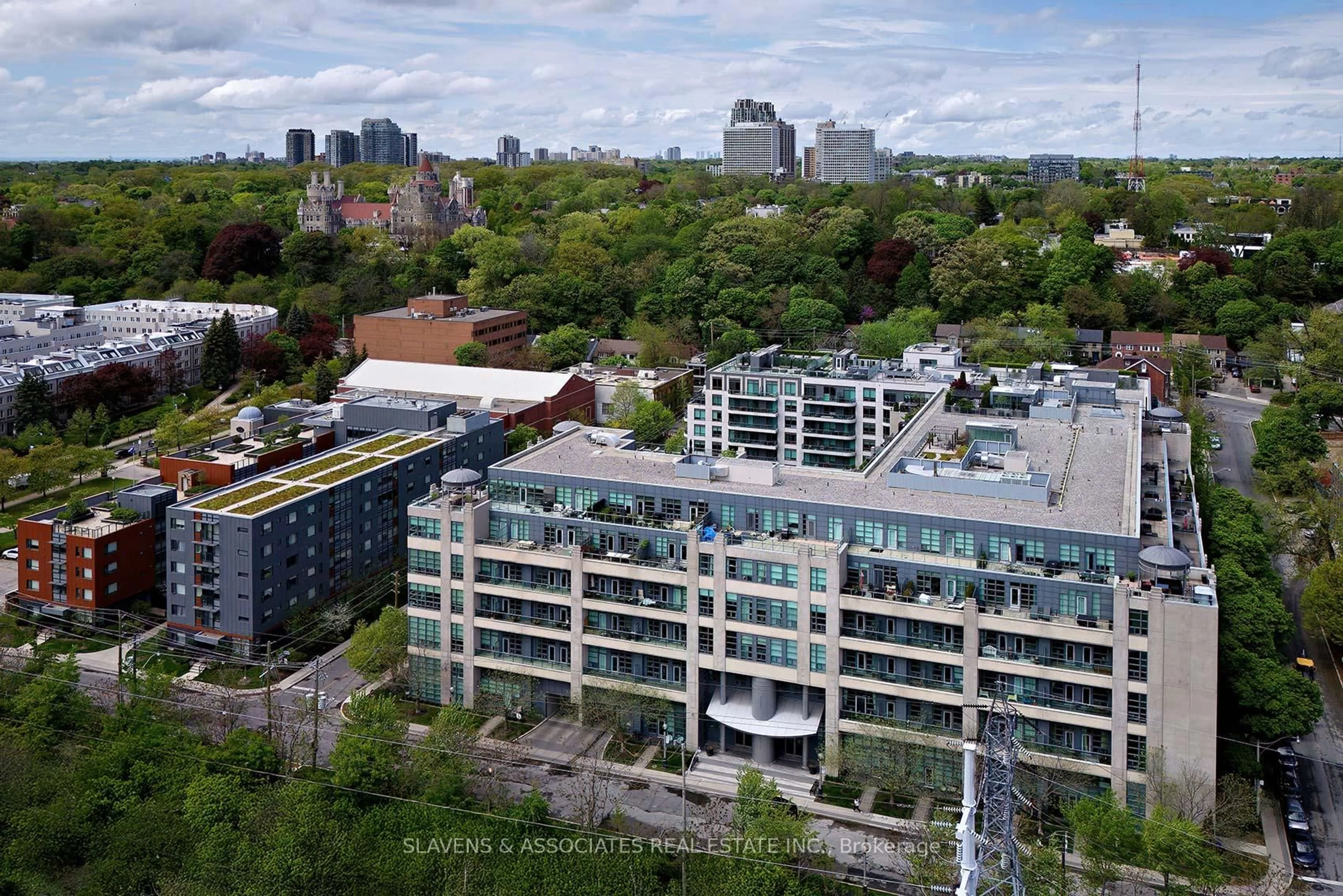 A pic from outside/outdoor area/front of a property/back of a property/a pic from drone, city buildings view from balcony for 380 Macpherson Ave #408, Toronto Ontario M4V 3E3
