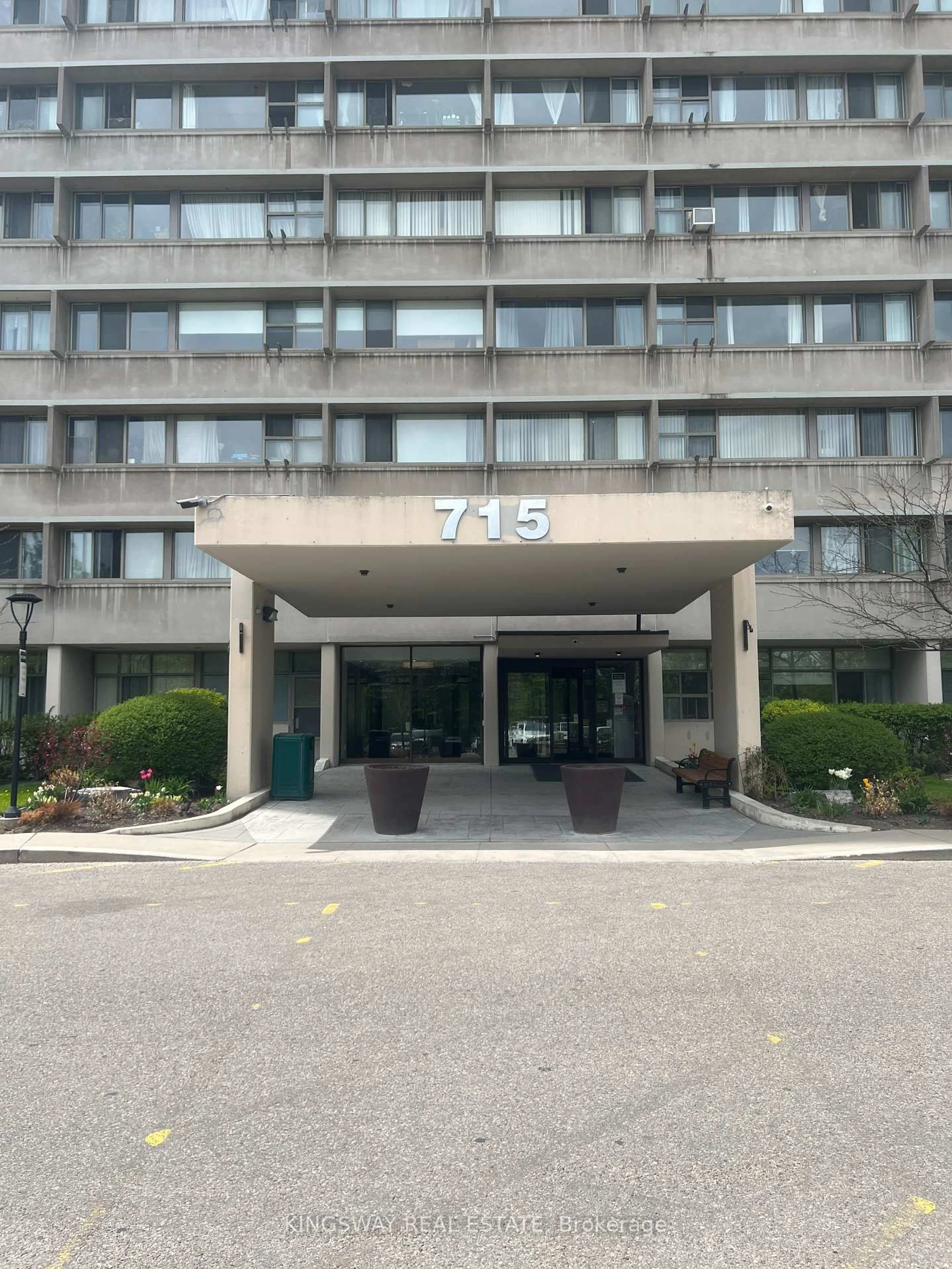 Indoor foyer for 715 Don Mills Rd #2408, Toronto Ontario M3C 1S5