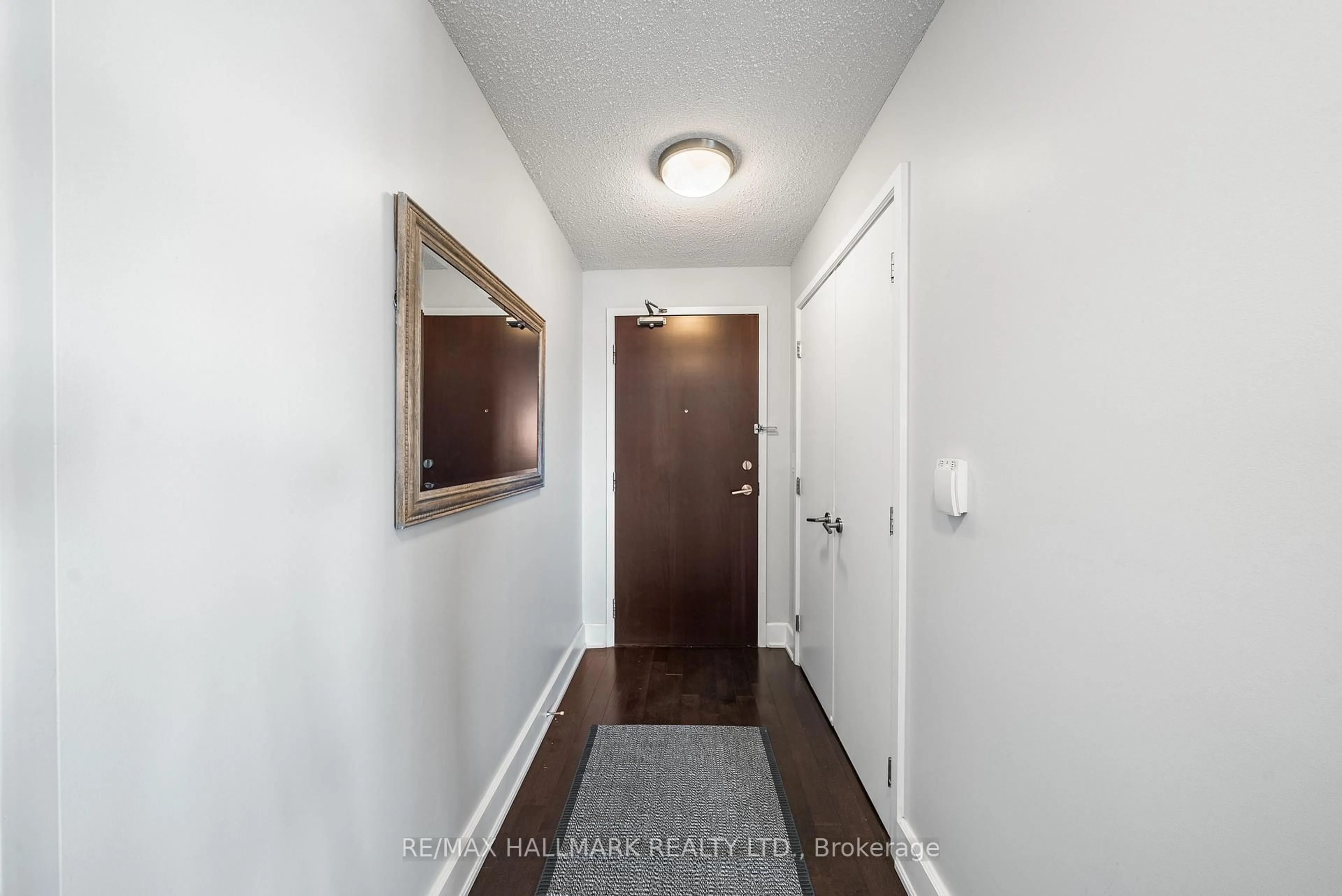 Indoor entryway for 676 Sheppard Ave #708, Toronto Ontario M2K 3E7