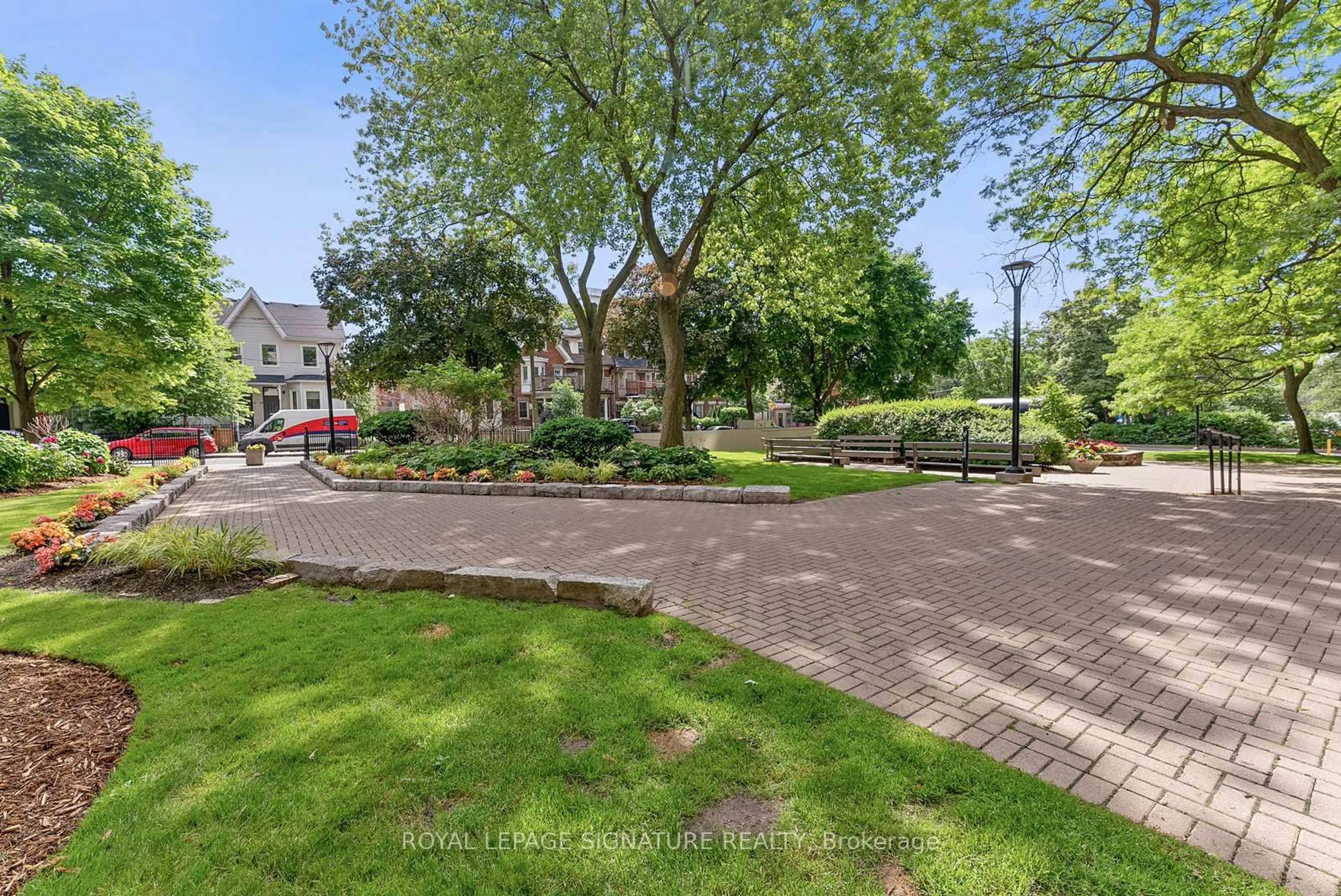 A pic from outside/outdoor area/front of a property/back of a property/a pic from drone, street for 40 Homewood Ave #2217, Toronto Ontario M4Y 2K2