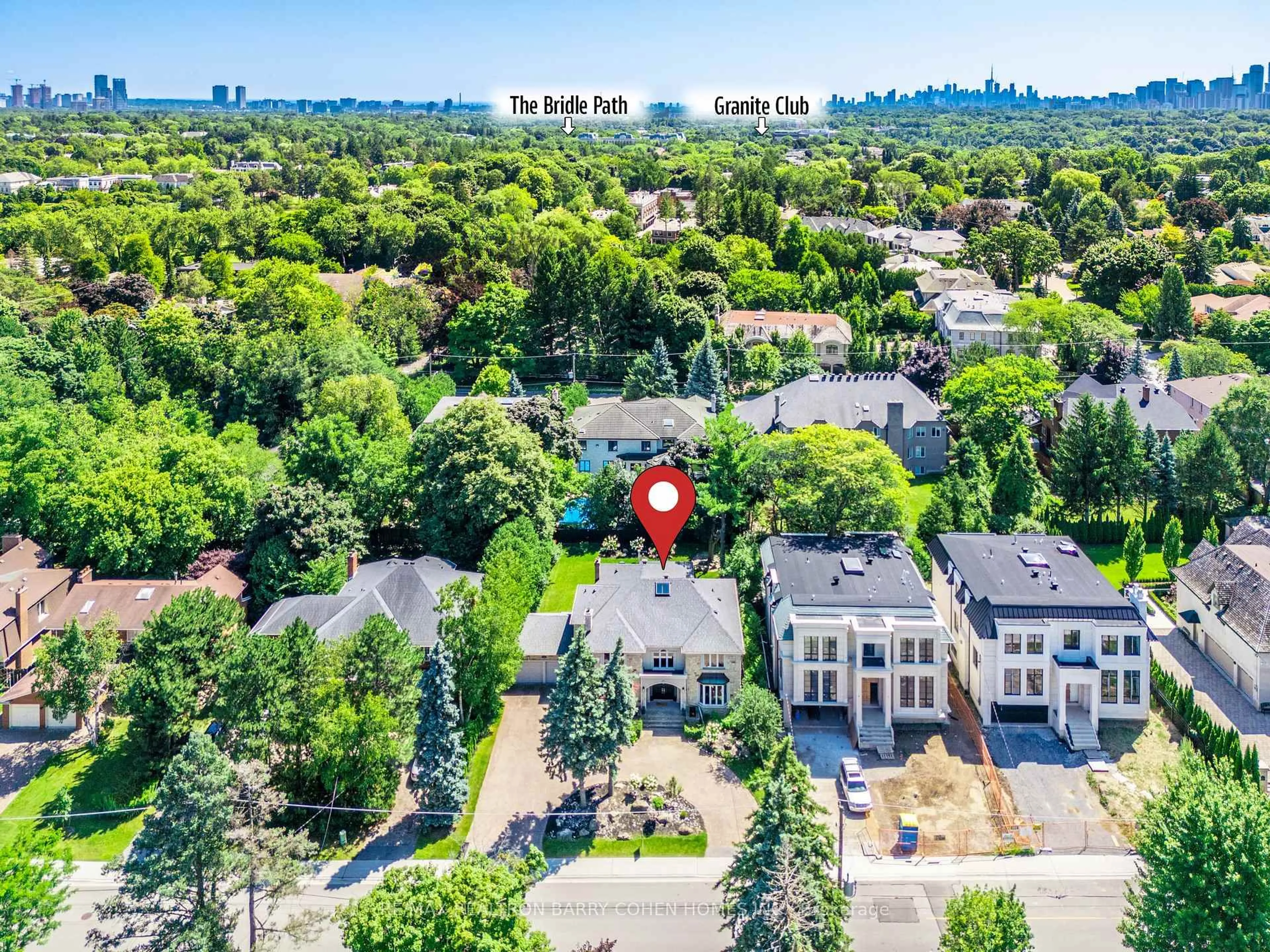 A pic from outside/outdoor area/front of a property/back of a property/a pic from drone, unknown for 151 Highland Cres, Toronto Ontario M2L 1H2