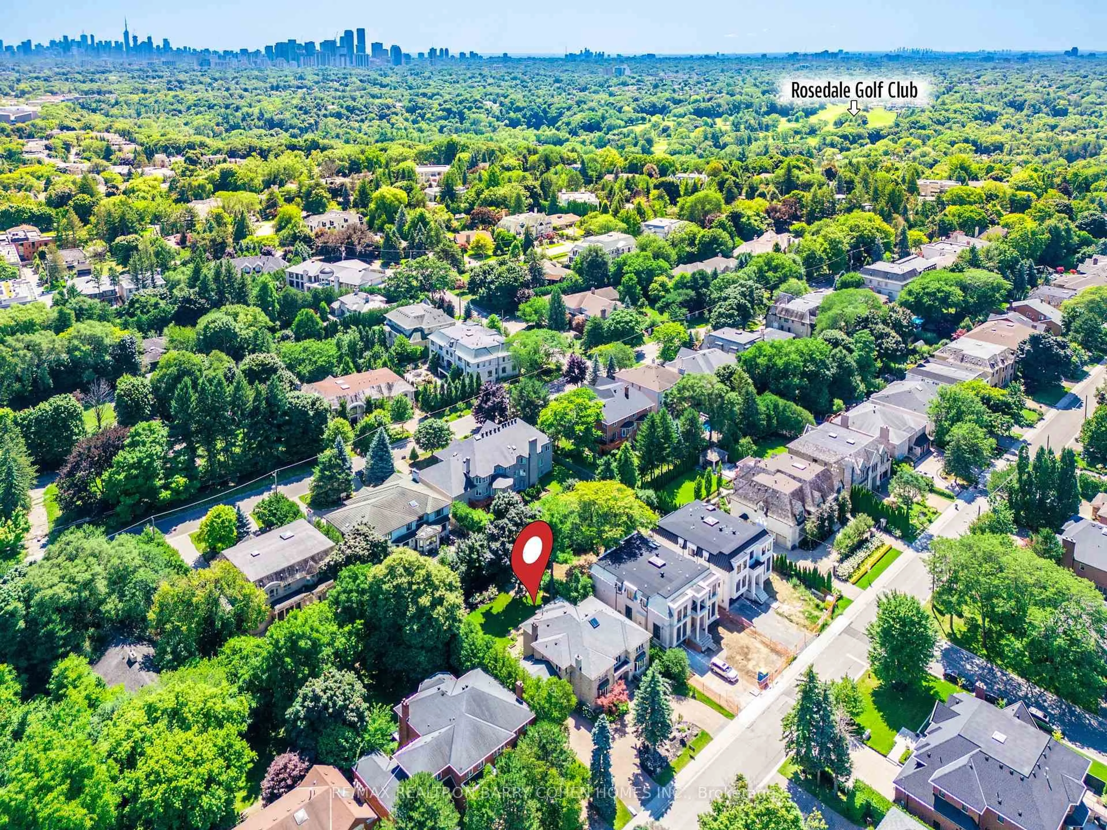 A pic from outside/outdoor area/front of a property/back of a property/a pic from drone, city buildings view from balcony for 151 Highland Cres, Toronto Ontario M2L 1H2