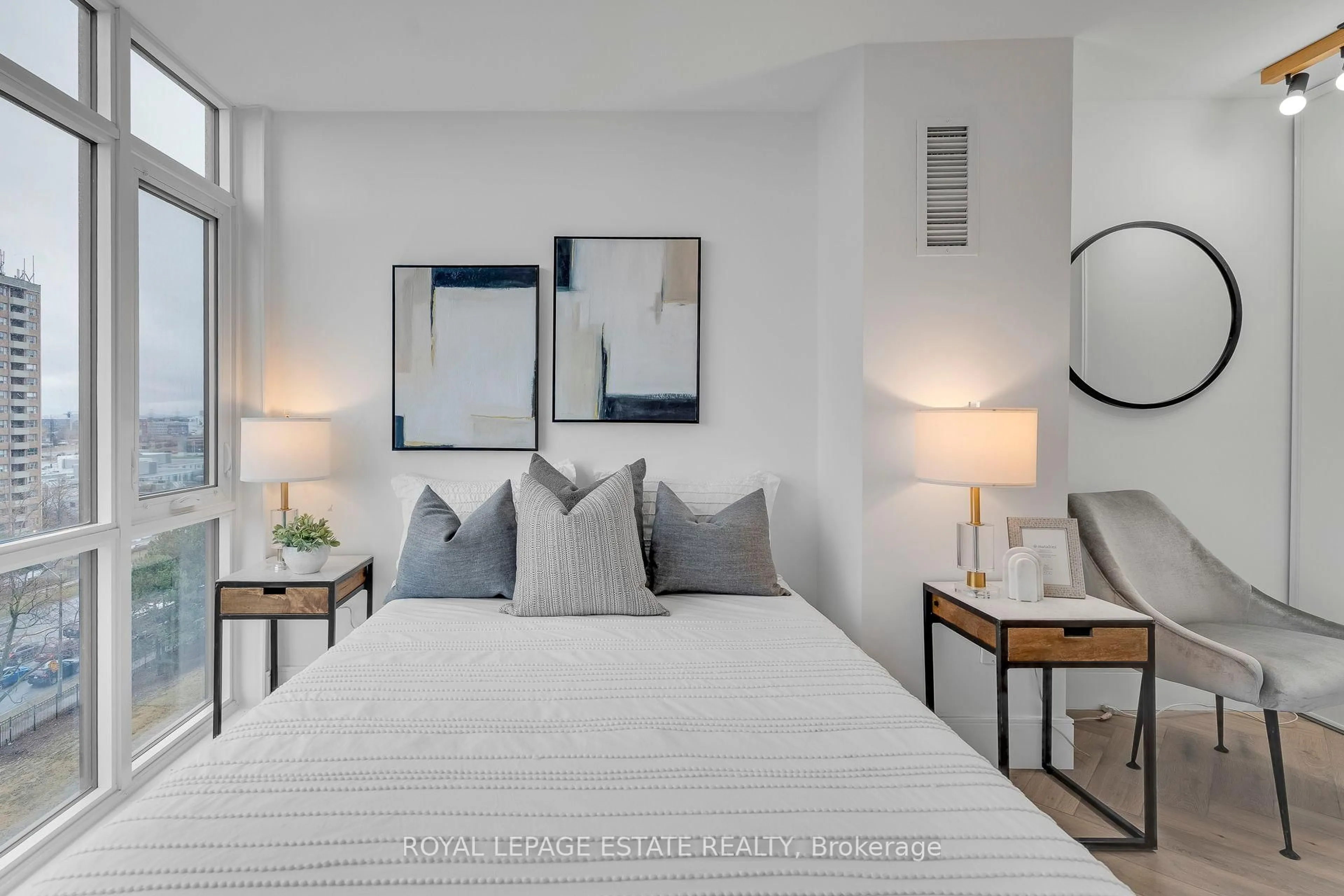 Bedroom with bed, unknown for 1555 Finch Ave #901, Toronto Ontario M2J 4X9