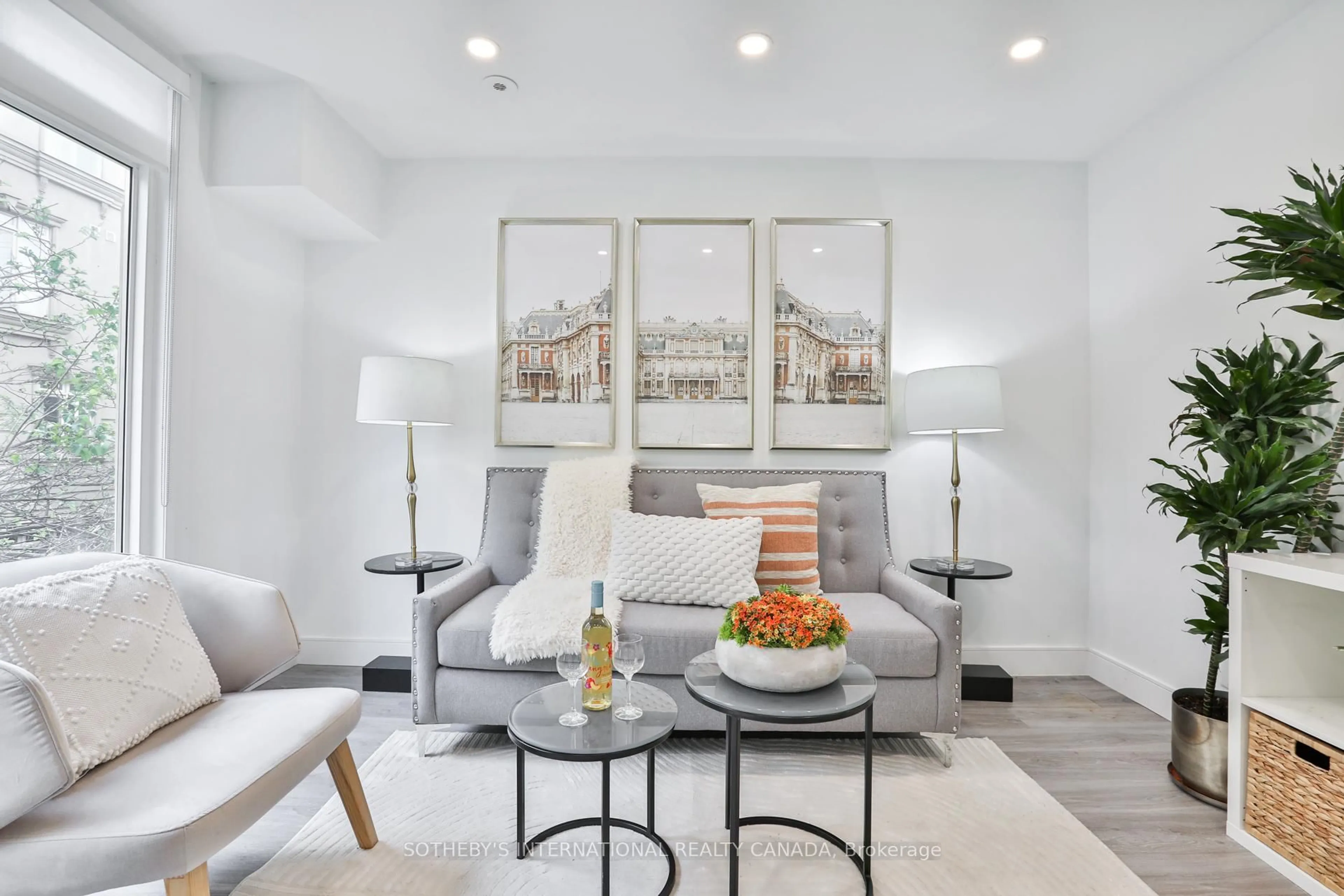 Living room with furniture, unknown for 98 Carr St #TH06, Toronto Ontario M5T 1B7