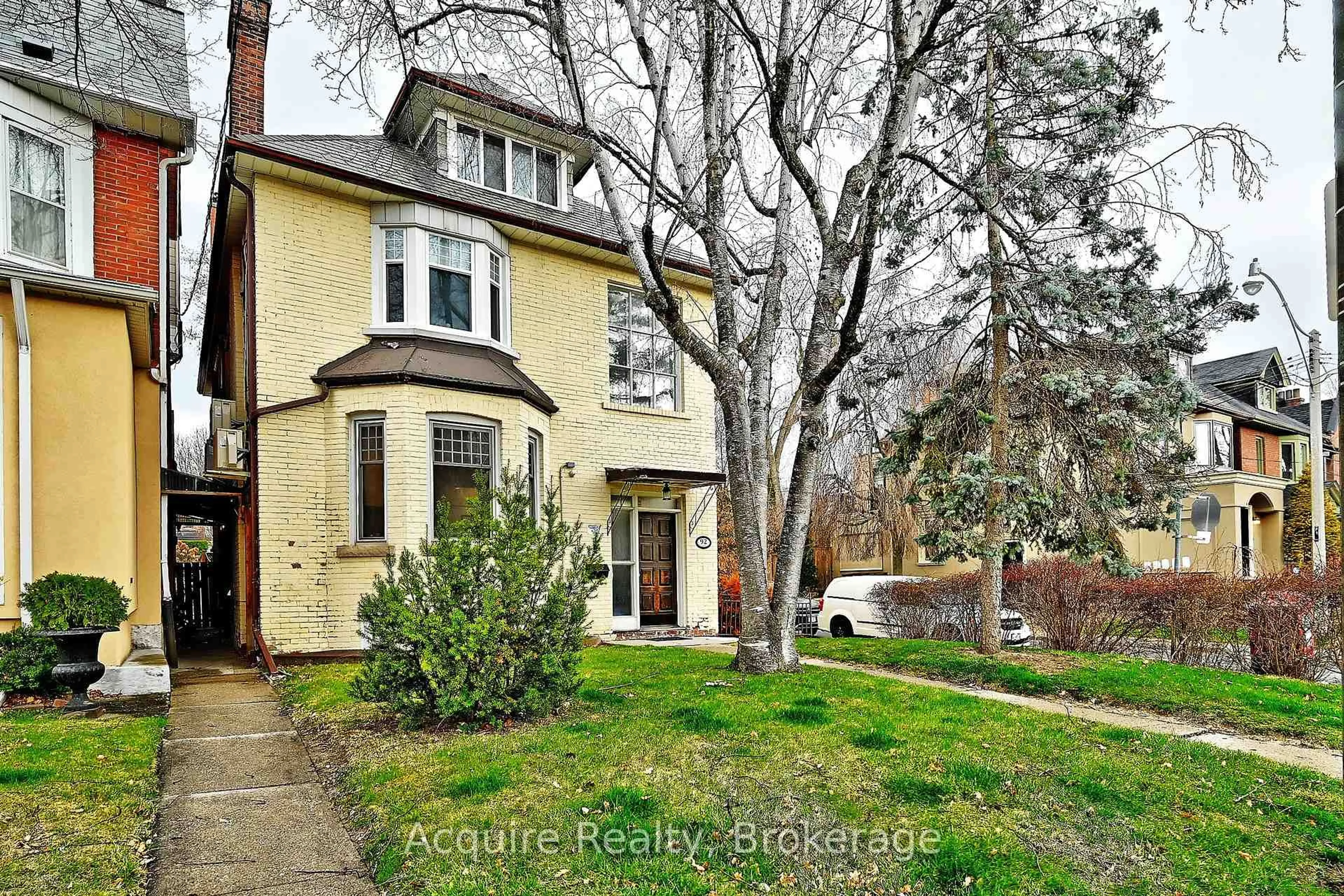 Home with brick exterior material, street for 92 Roxborough St, Toronto Ontario M5R 1V1