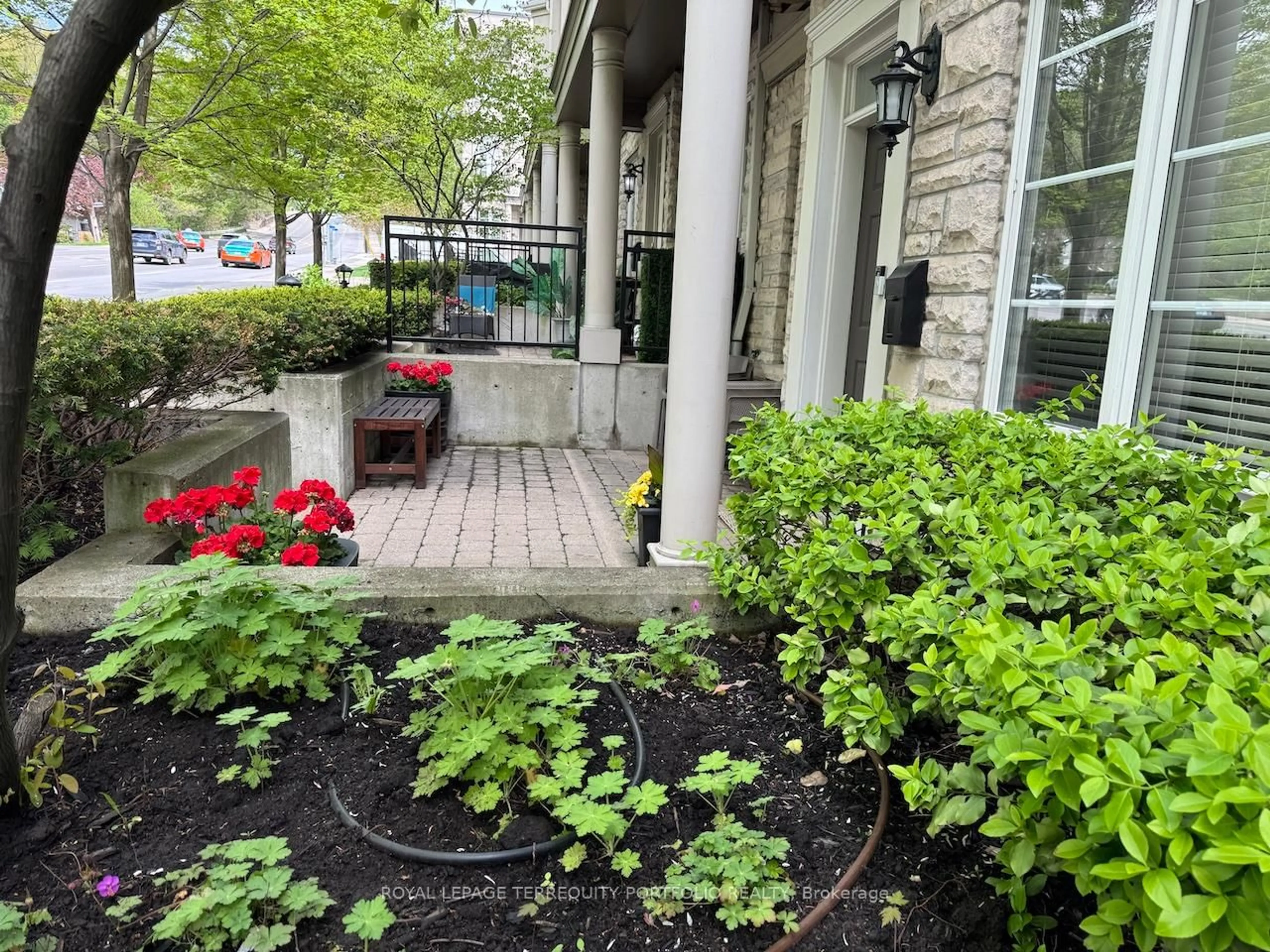 Patio, street for 51 York Mills Rd #314, Toronto Ontario M2P 1B6