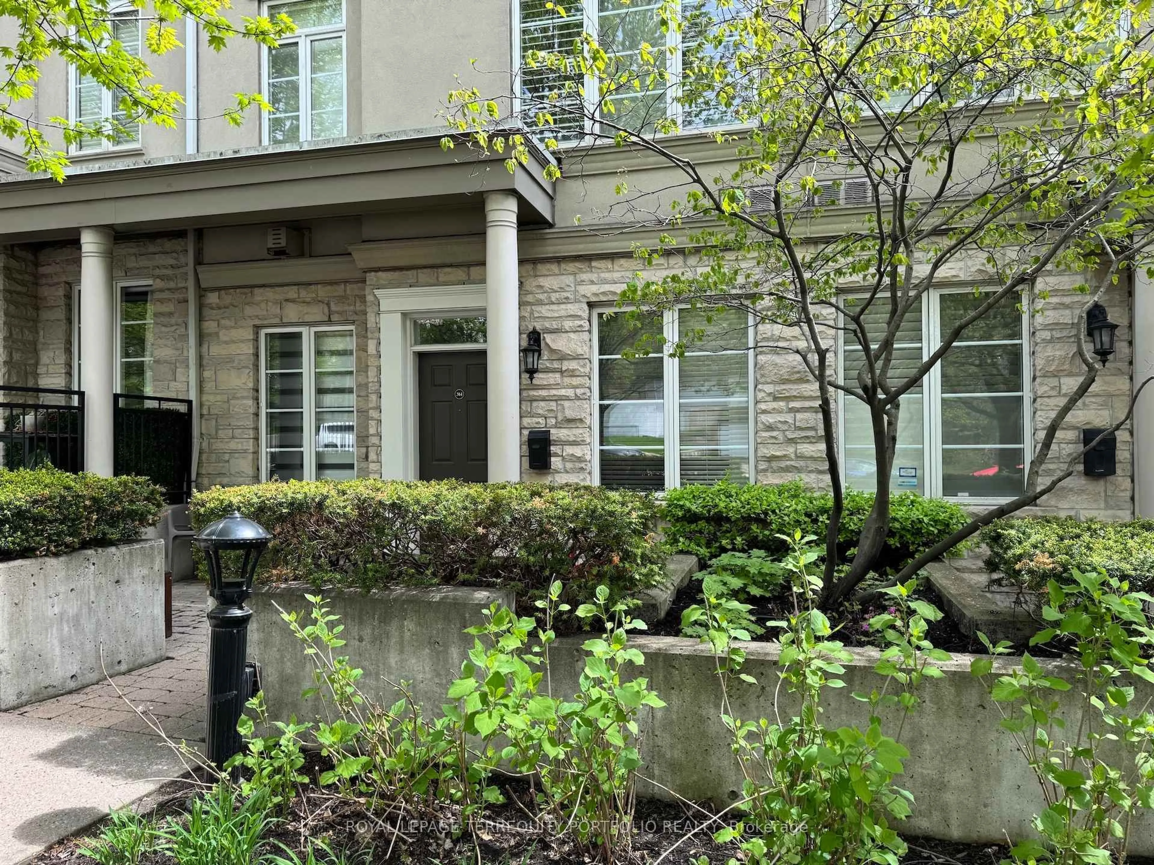 Unknown for 51 York Mills Rd #314, Toronto Ontario M2P 1B6