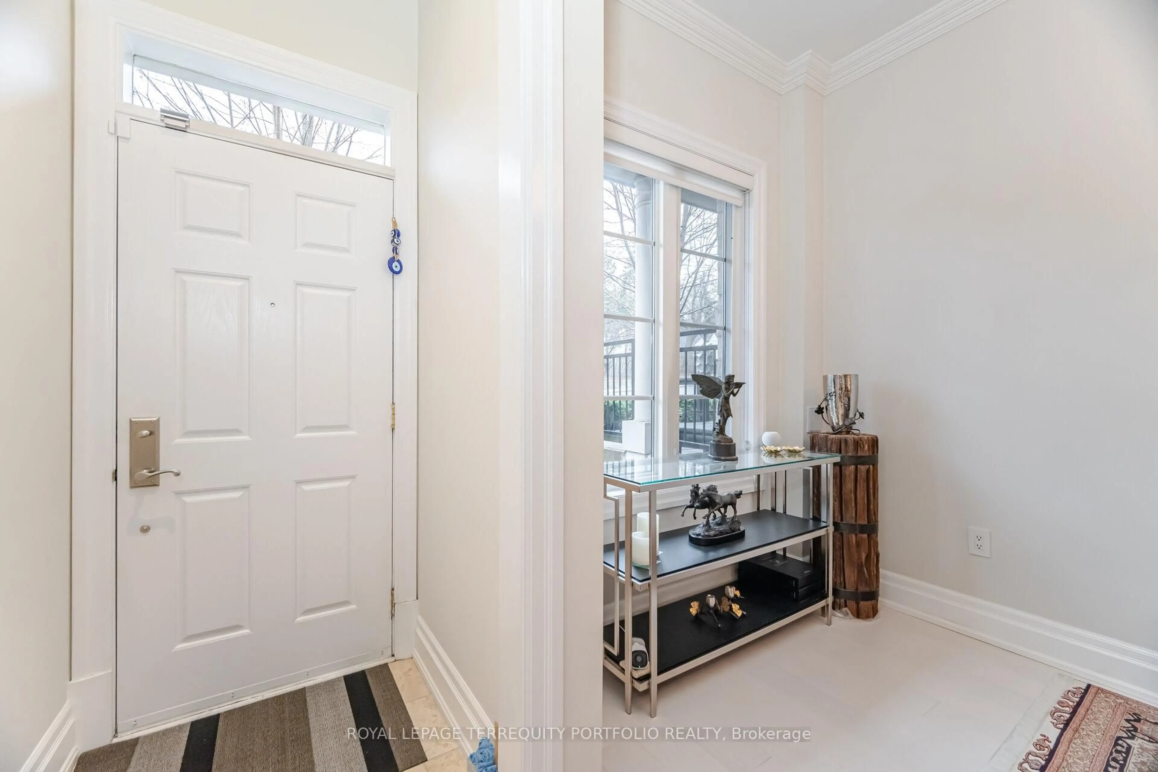 Indoor entryway for 51 York Mills Rd #314, Toronto Ontario M2P 1B6