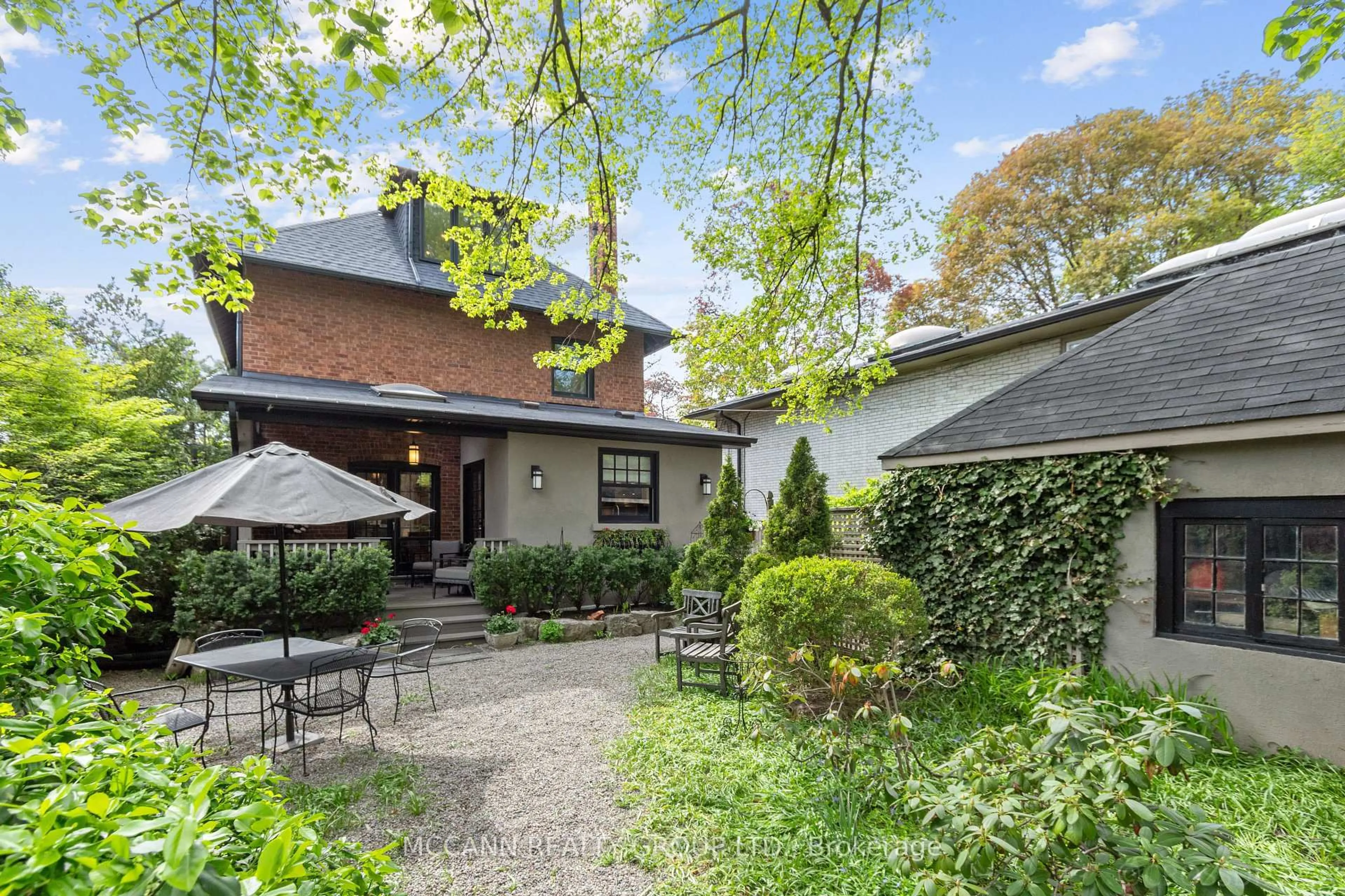 Patio, street for 1373 Avenue Rd, Toronto Ontario M5N 2H3