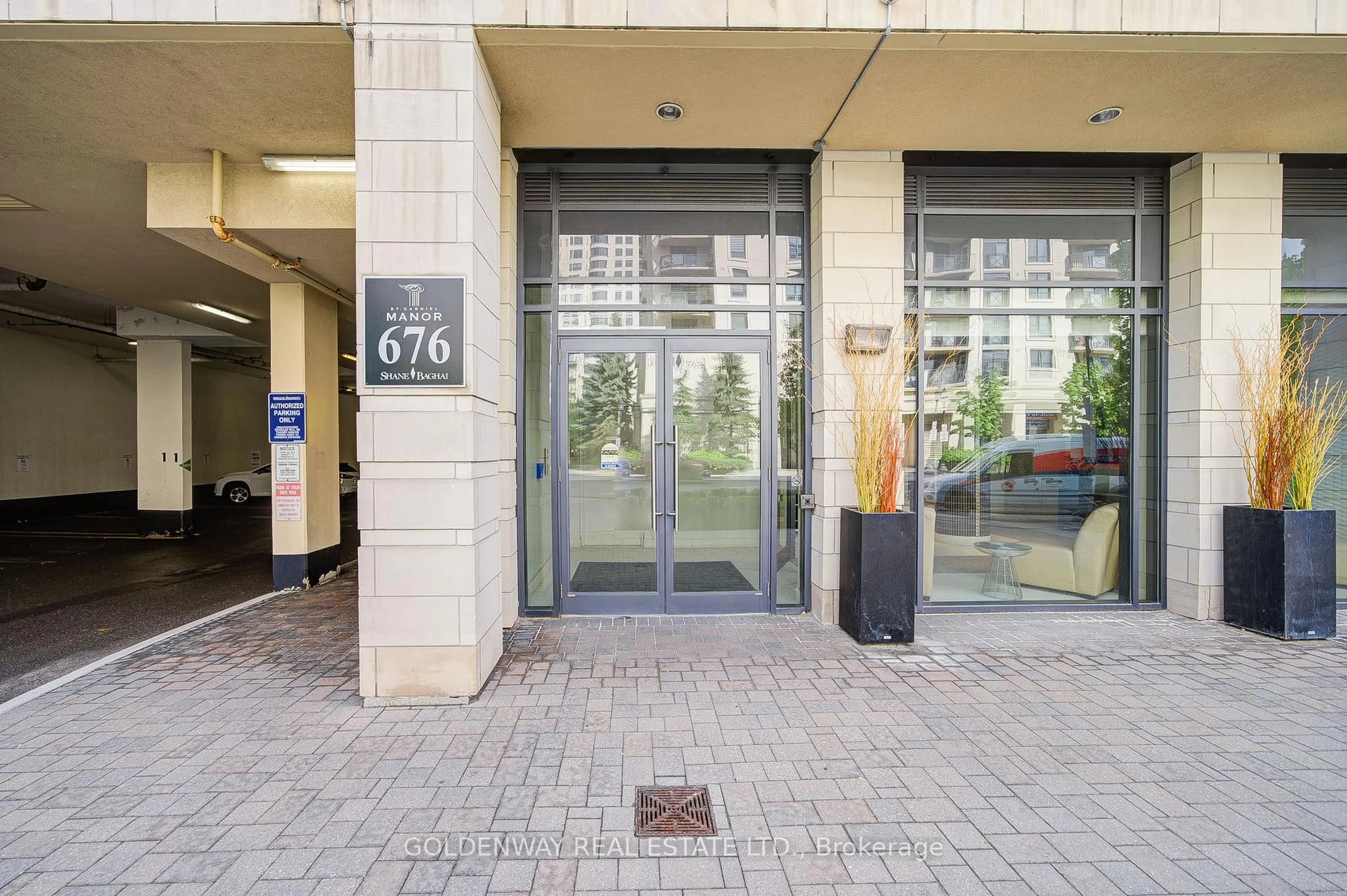 Indoor foyer for 676 Sheppard Ave #613, Toronto Ontario M2K 1B7