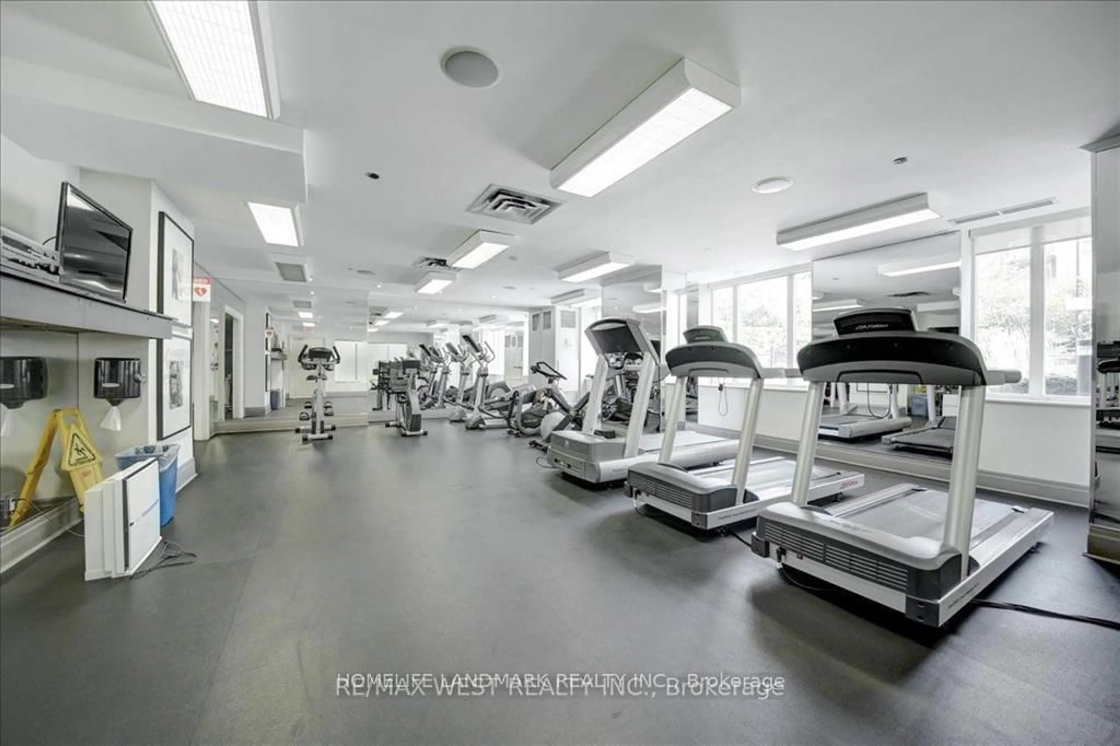 Gym or fitness room for 451 Rosewell Ave #404, Toronto Ontario M4R 2H8