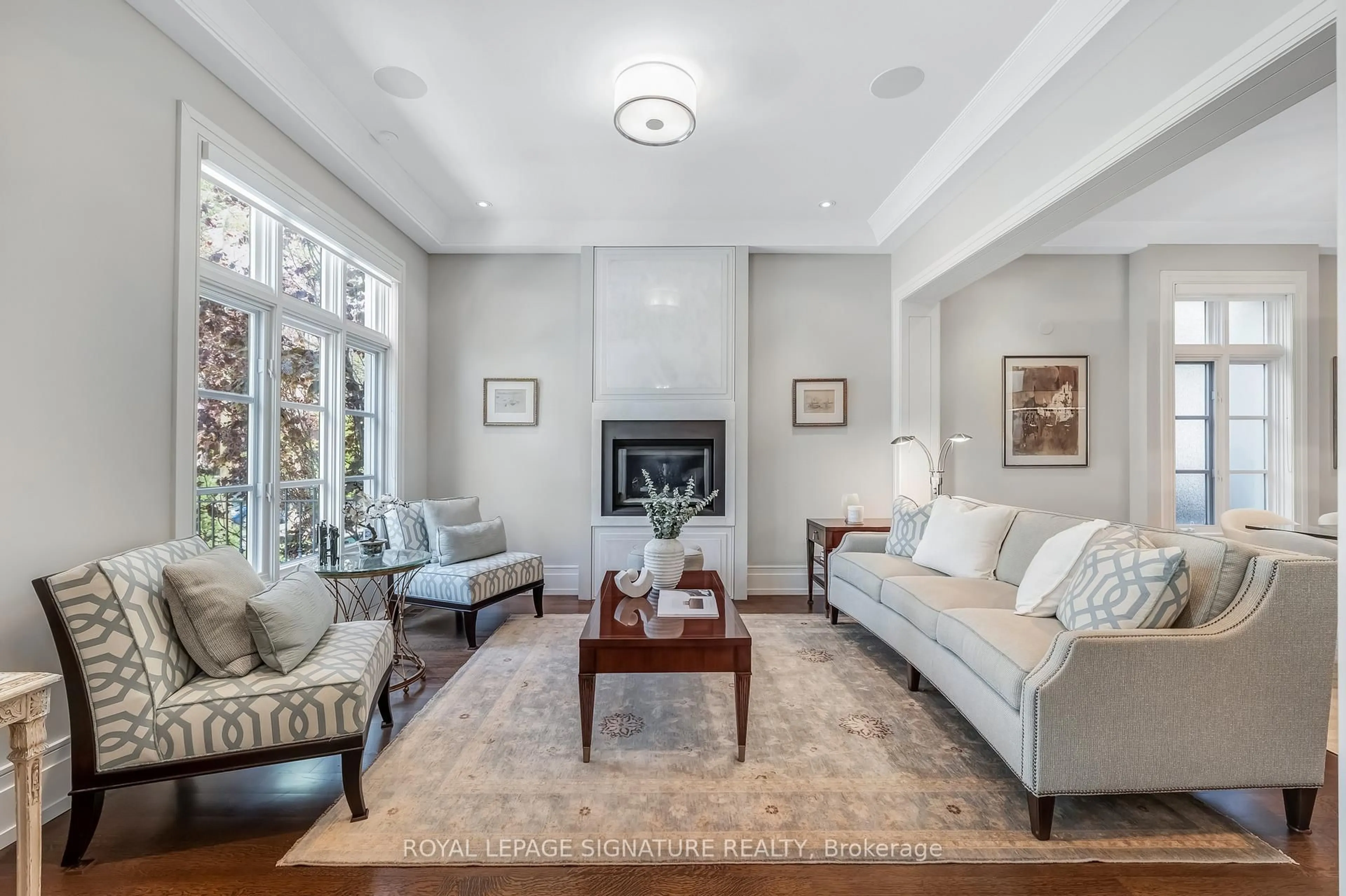 Living room with furniture, unknown for 15 Delavan Ave, Toronto Ontario M5P 1T2