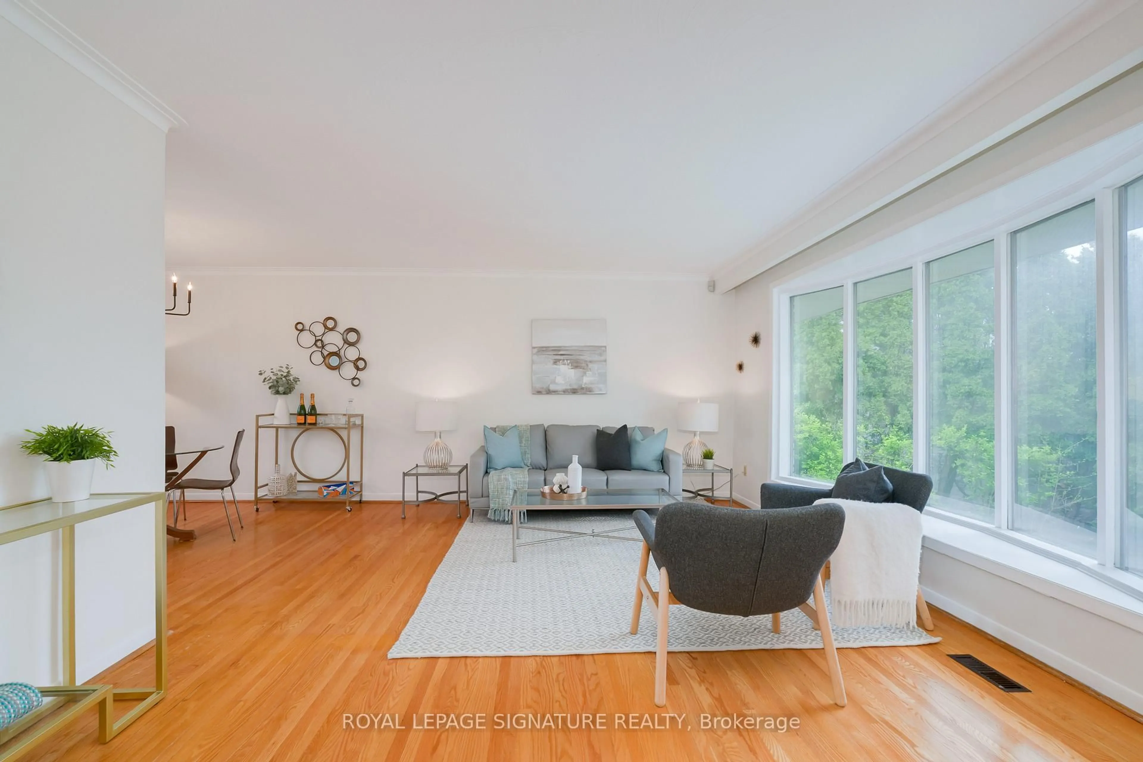 Living room with furniture, unknown for 36 Lesgay Cres, Toronto Ontario M2J 2H8