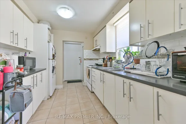 Additional image 11 of 3871 Bathurst St