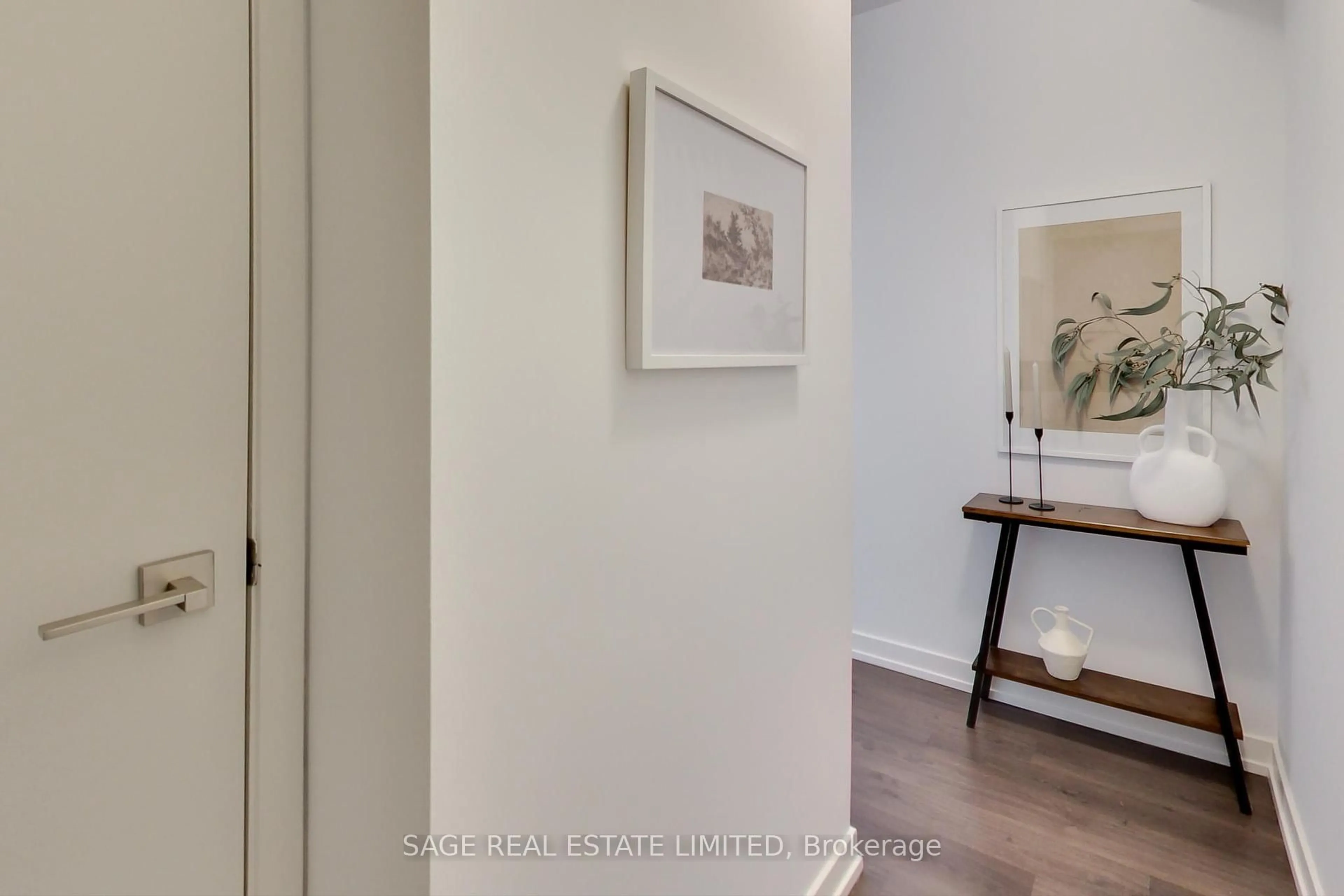 Indoor entryway for 89 Dunfield Ave #2005, Toronto Ontario M4S 0A4