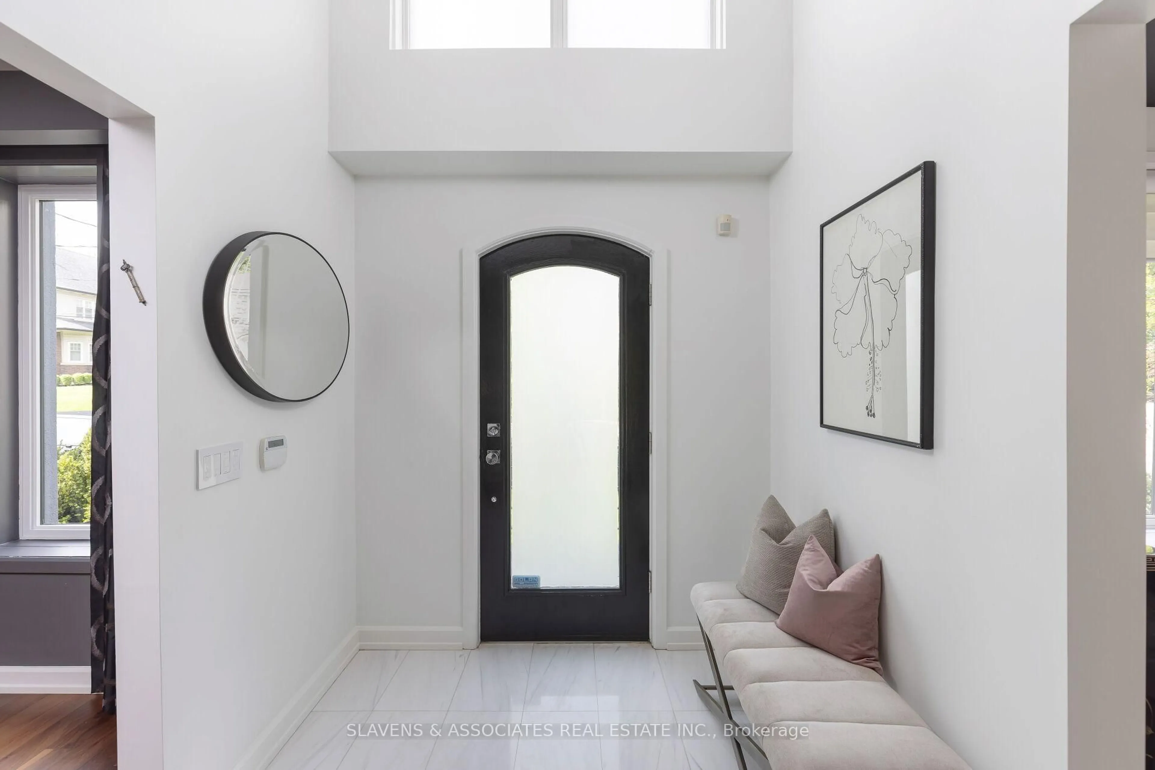 Indoor entryway for 217 Lonsmount Dr, Toronto Ontario M5P 2Y6