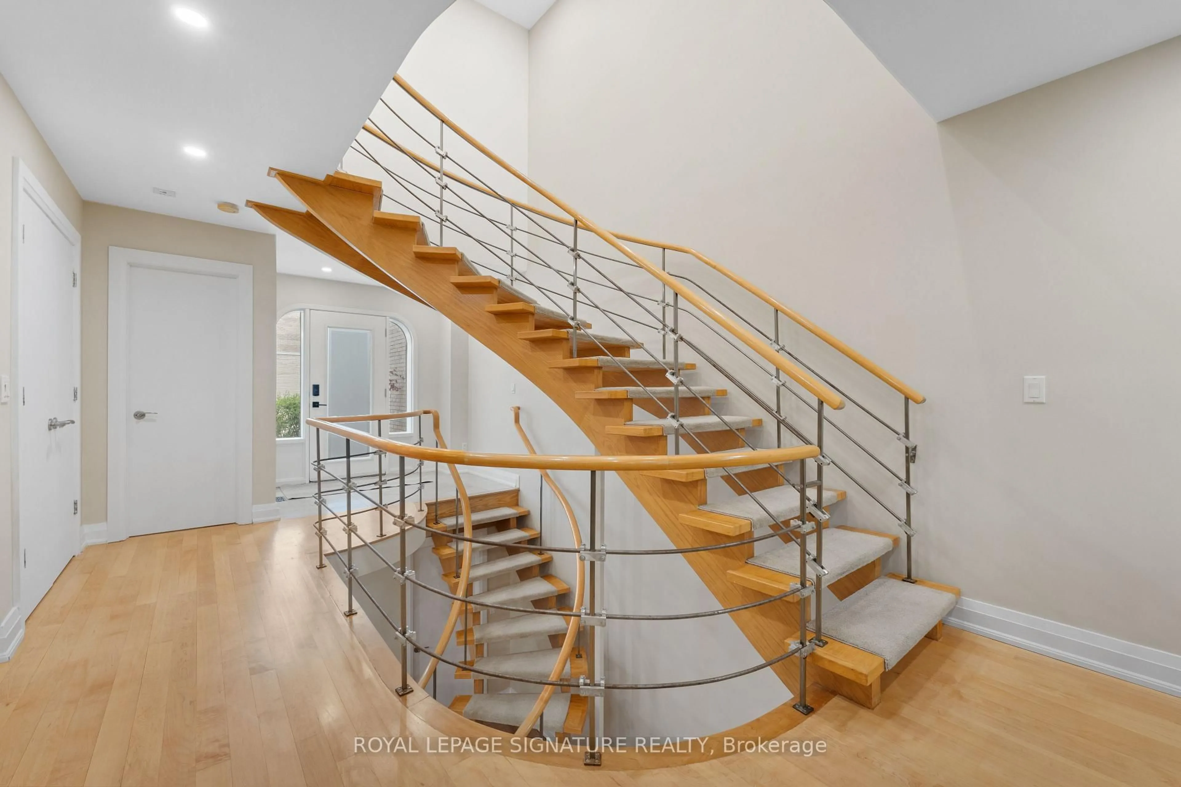 Stairs for 96 Crimson Mill Way #153, Toronto Ontario M2L 1T6